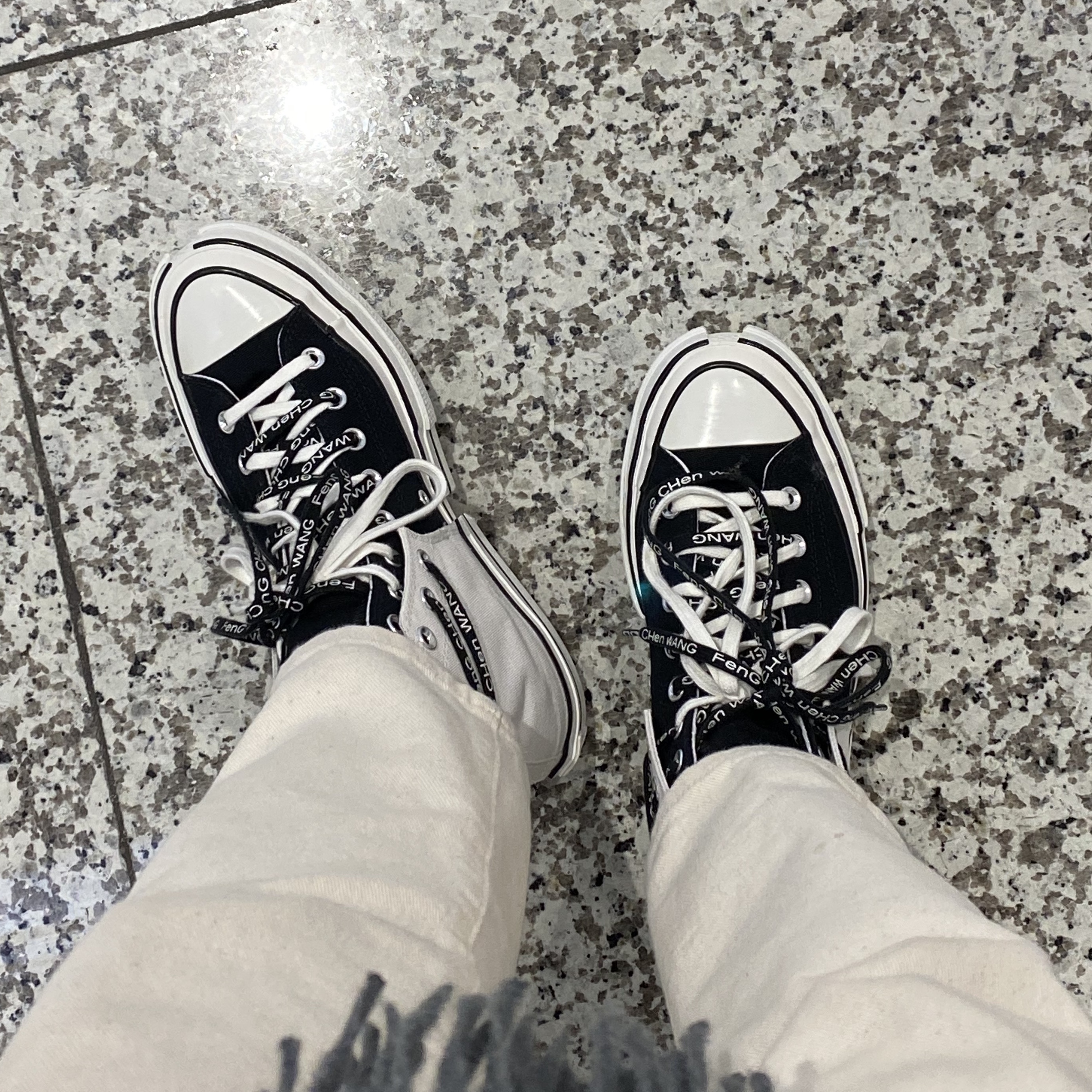 Converse x Feng Chen Wang Chuck 70 2-in-1 Natural Ivory Black 착용 스타일 - 1