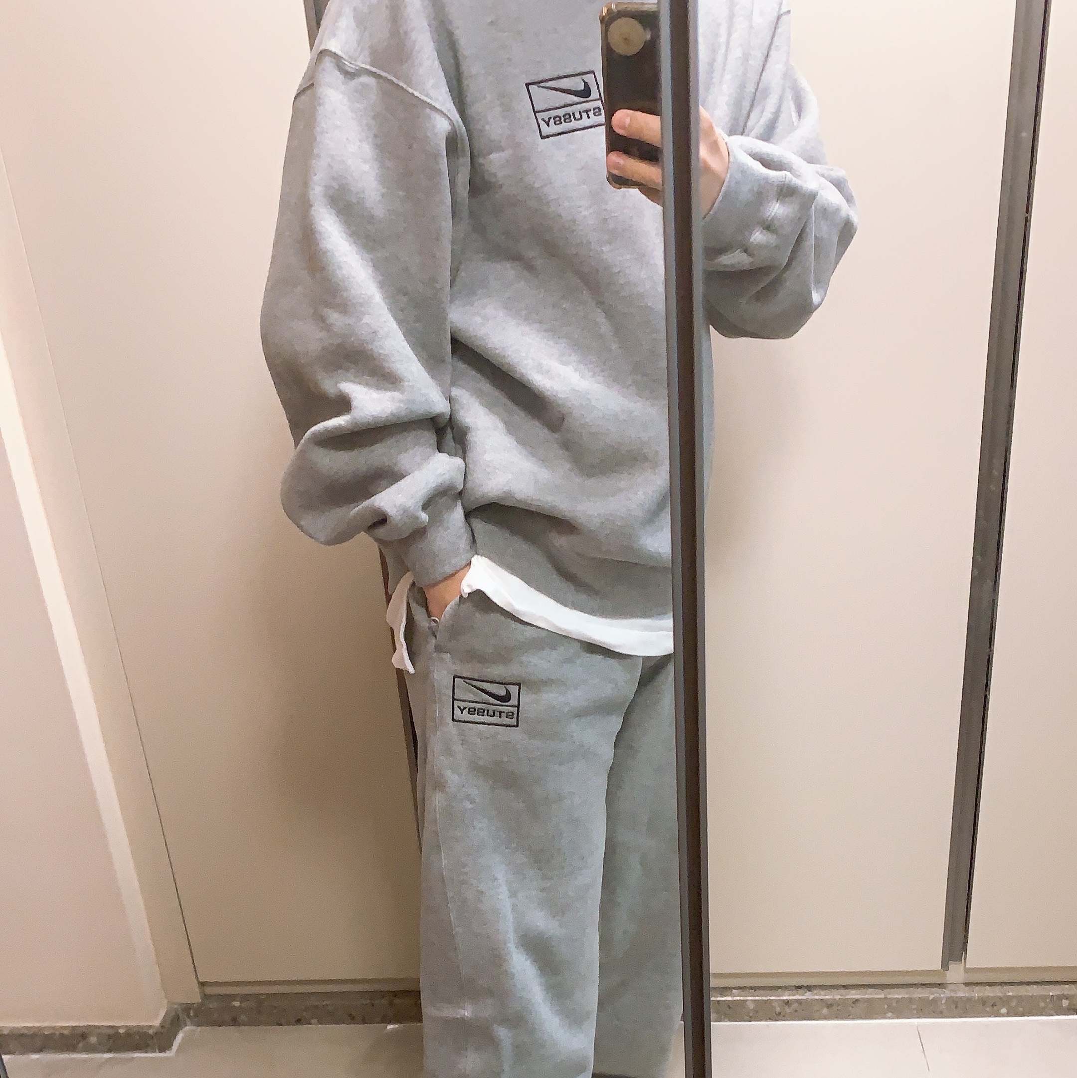 Nike x Stussy NRG BR Fleece Pants Grey, Nike x Stussy NRG BR Crew Fleece Grey 착용 스타일 - 1