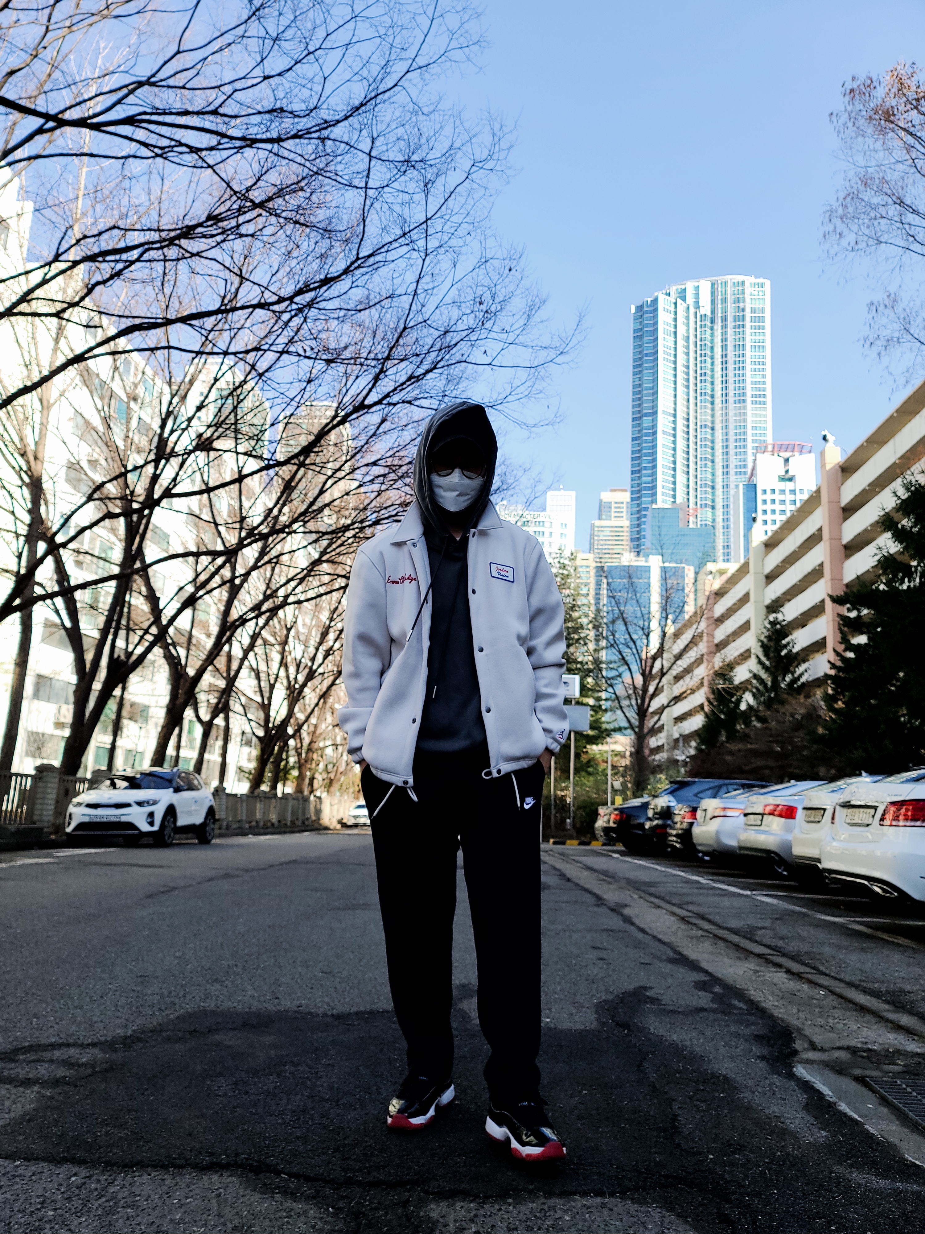 Jordan 11 Retro Bred 2019, Jordan x Union Coaches Jacket Bone 착용 스타일