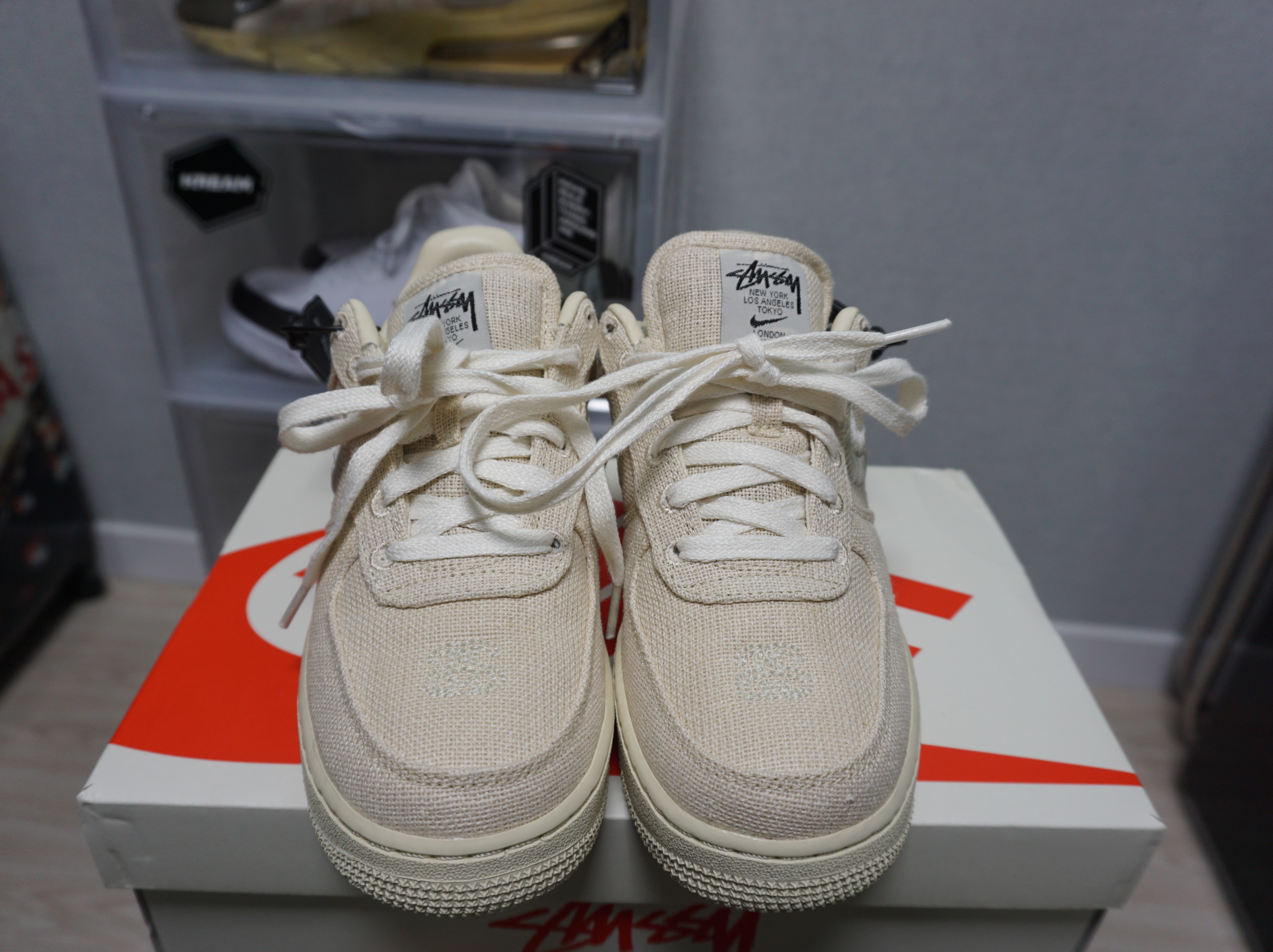 Nike x Stussy Air Force 1 Low Fossil 착용 스타일 - 2