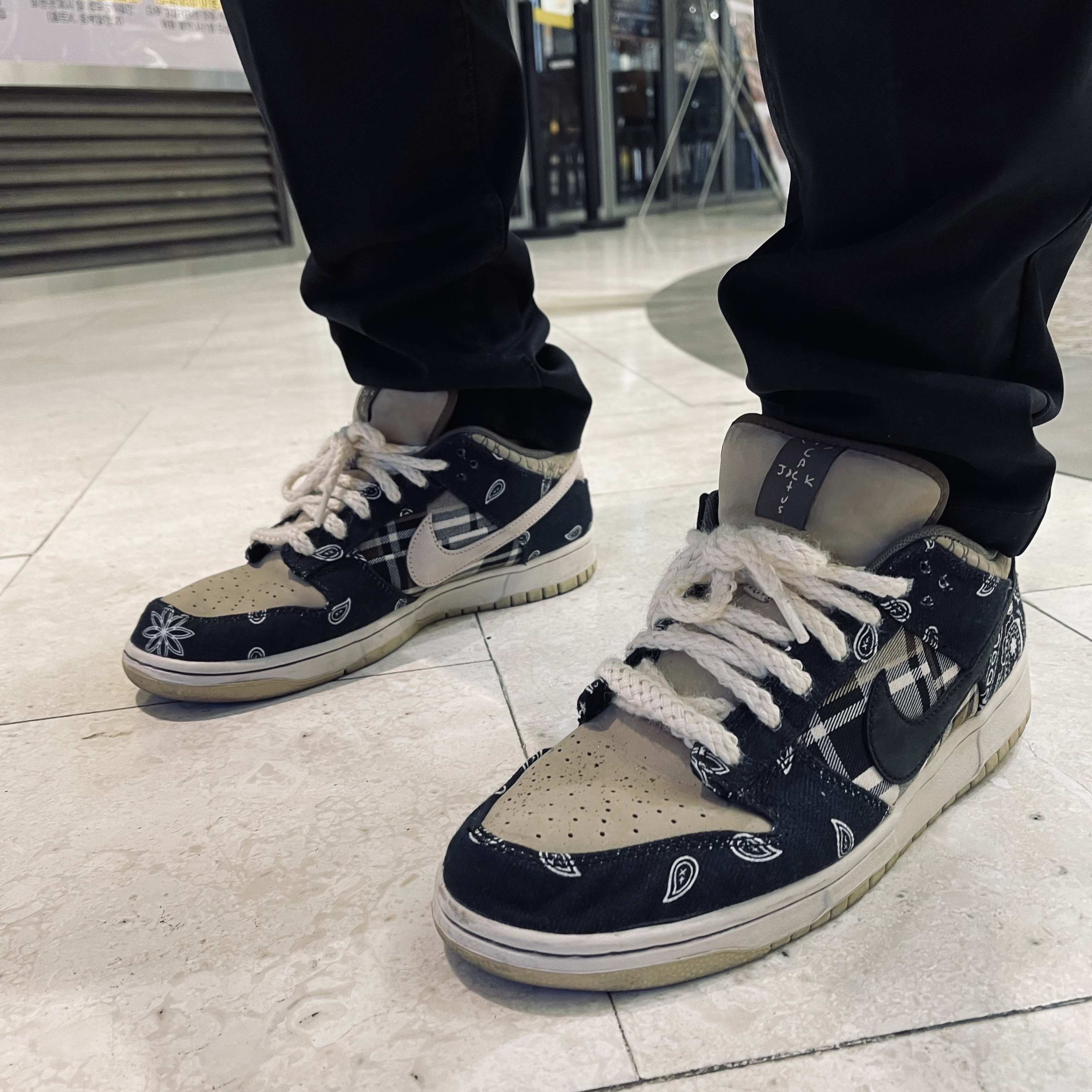 Nike x Travis Scott SB Dunk Low 착용 스타일 - 2