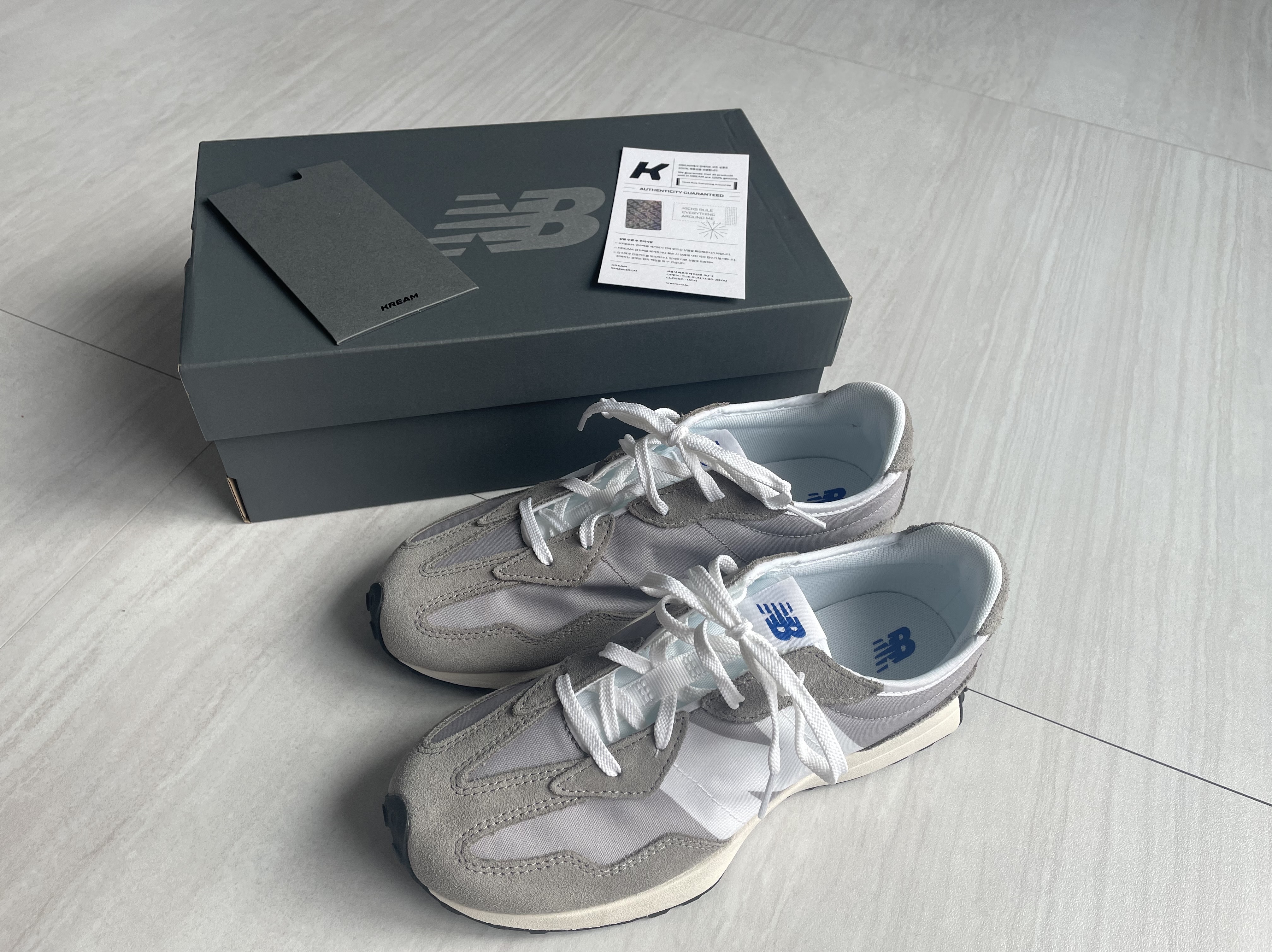 (GS) New Balance 327 Grey White - M Standard 착용 스타일