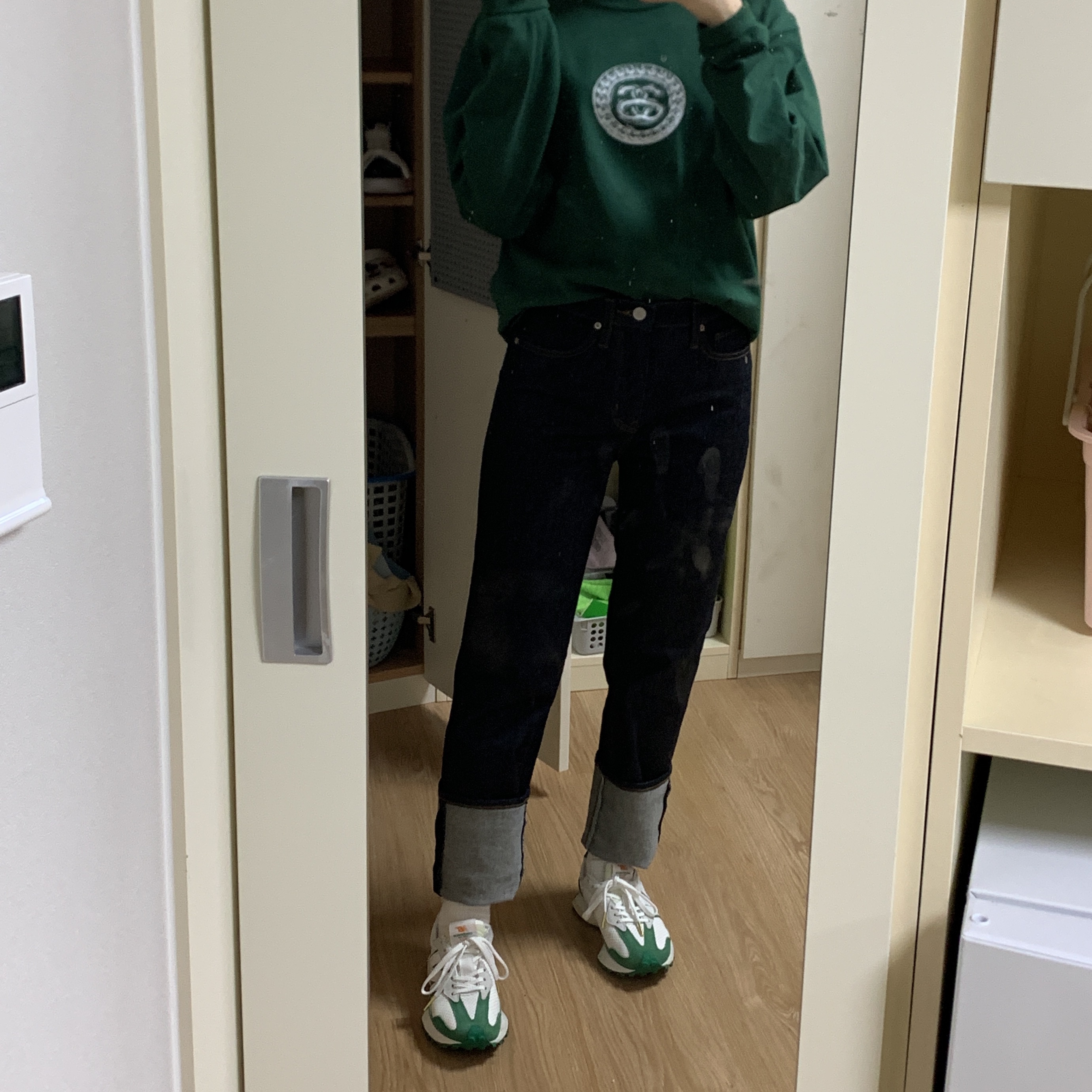 Nike x Stussy Big Swoosh LS T-Shirt Green - Asia, New Balance x Casablanca 327 Idealist Green 착용 스타일