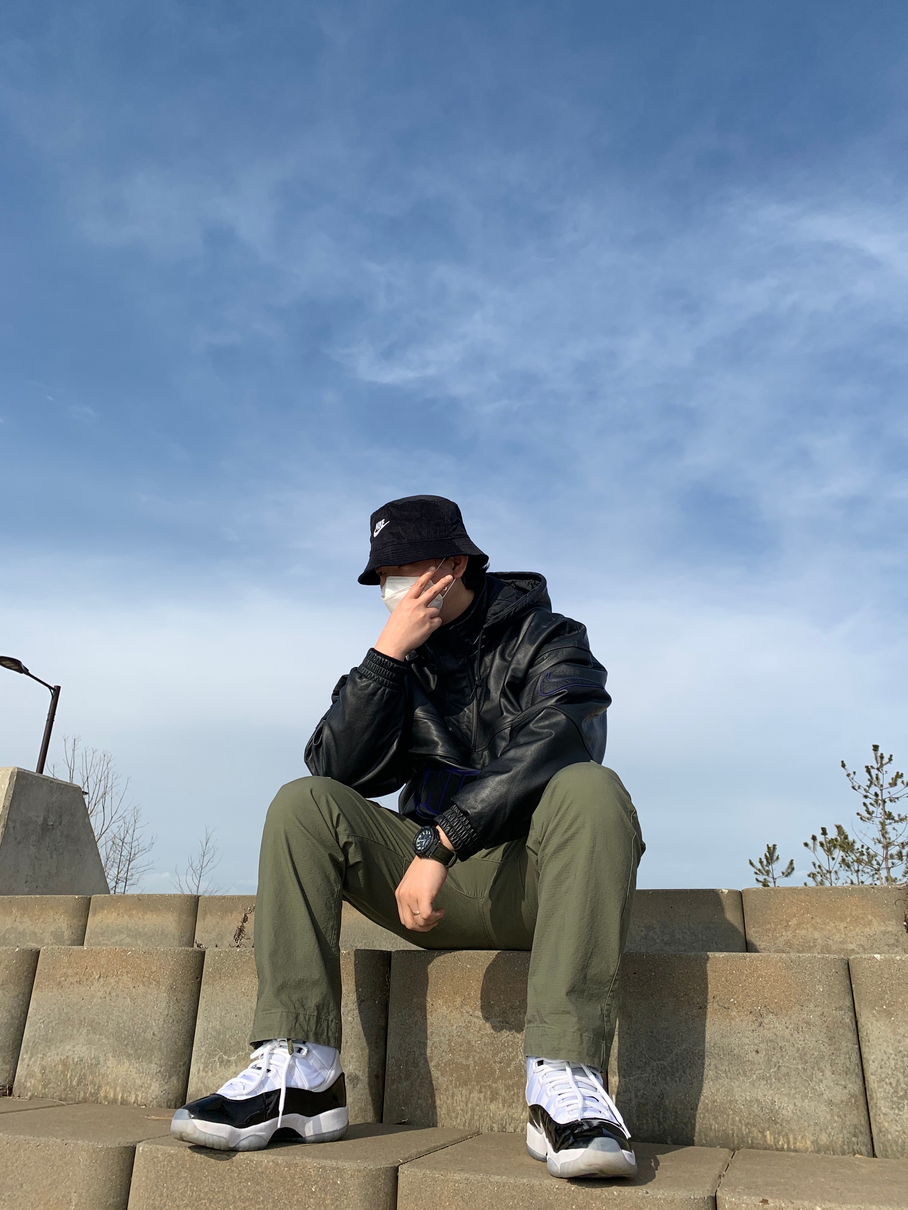 Nike Futura Corduroy Bucket Black, Supreme x Nike Leather Anorak Black - 19FW 착용 스타일 - 2
