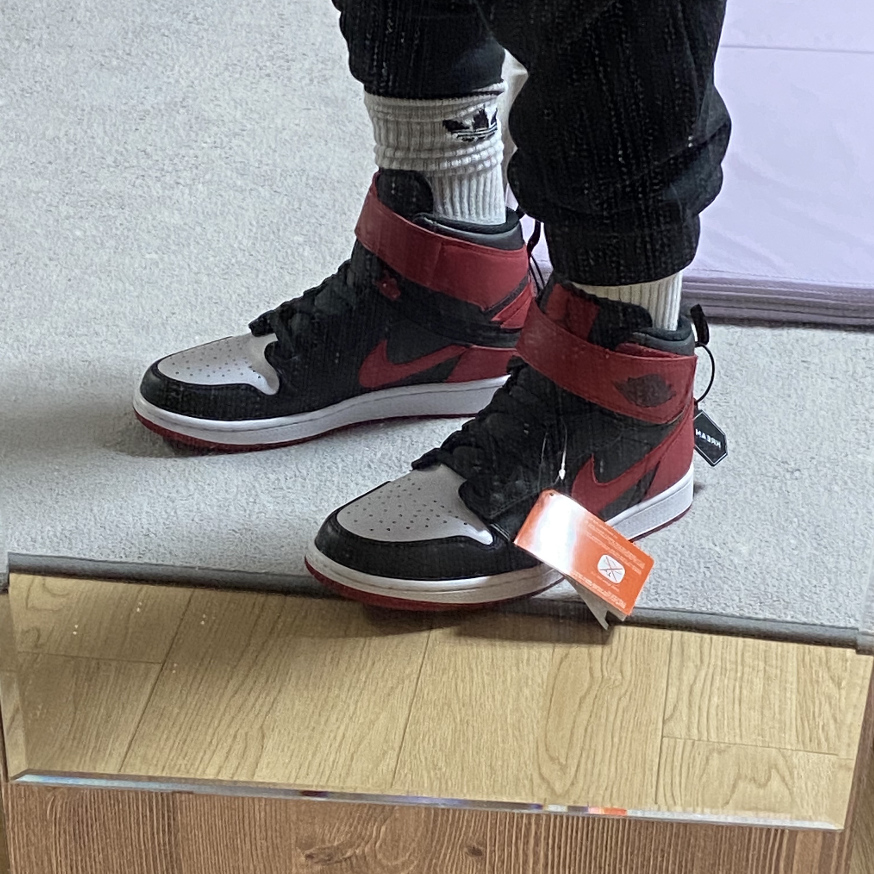 Jordan 1 High FlyEase Bred White Toe 착용 스타일