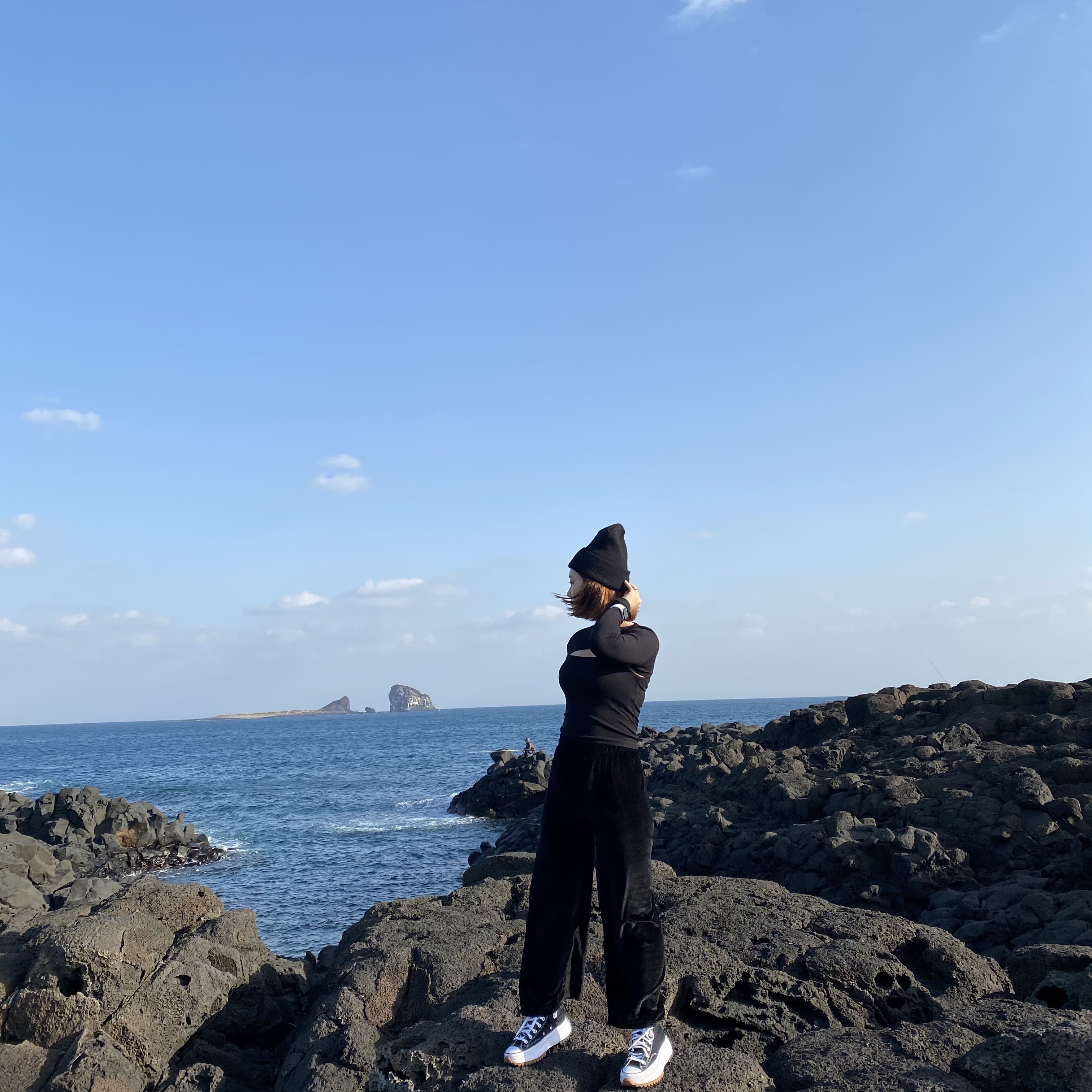 Converse Run Star Hike Hi Black White Gum 착용 스타일 - 4
