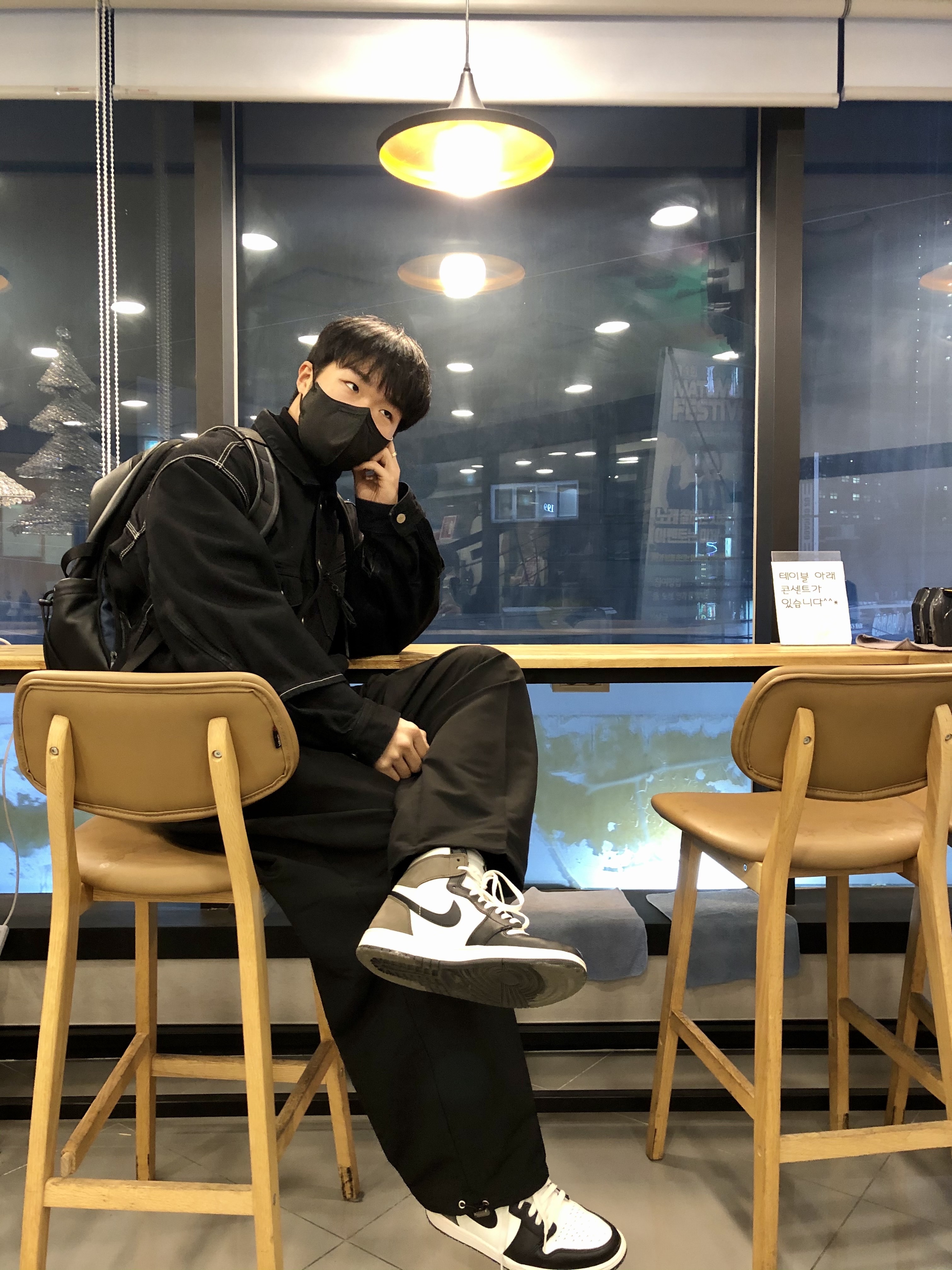 Jordan 1 Retro High OG Black Mocha 착용 스타일