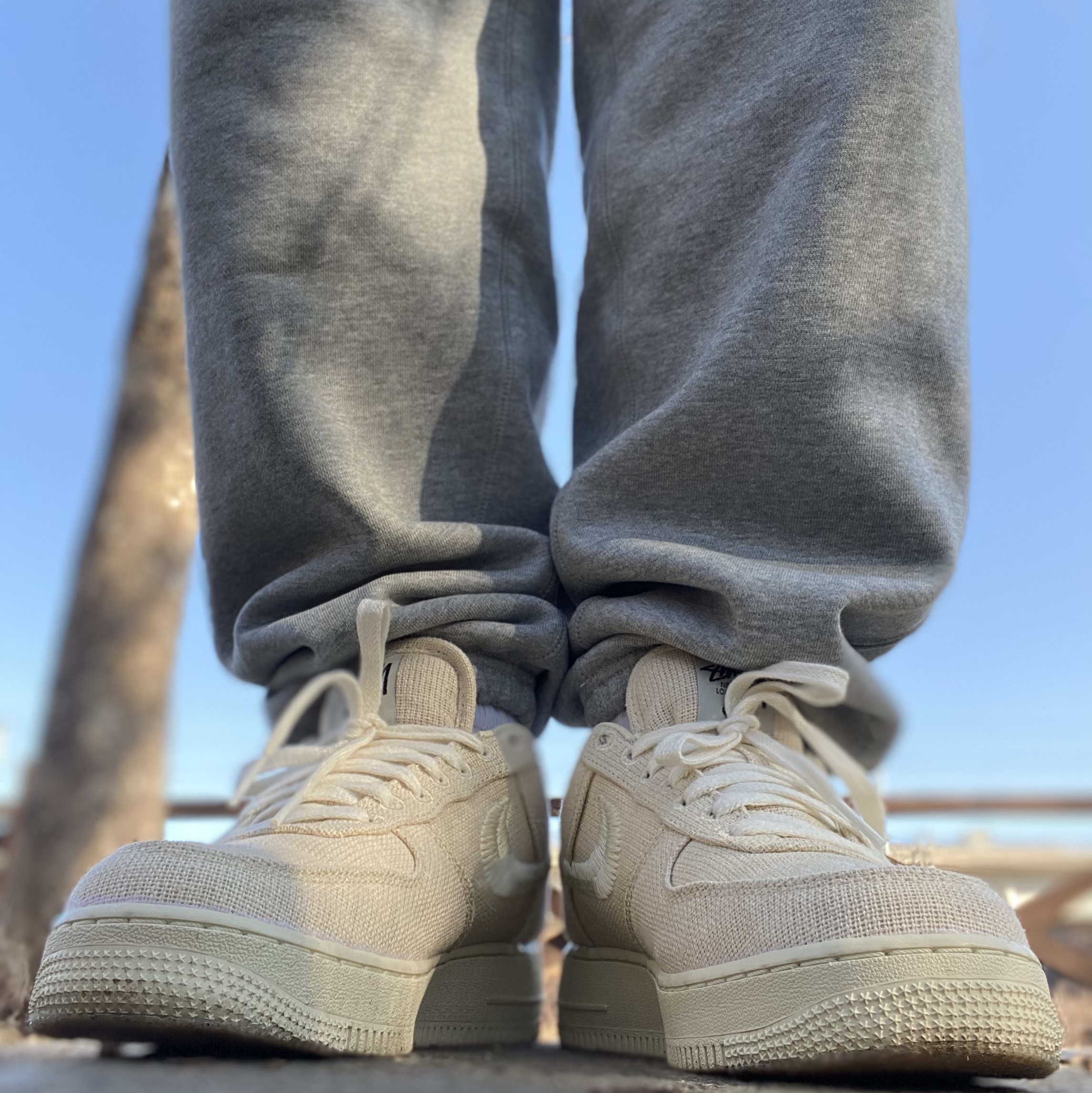 Nike x Stussy Air Force 1 Low Fossil, Nike x Stussy NRG ZR Fleece Pants Heather Grey - US/EU 착용 스타일 - 3
