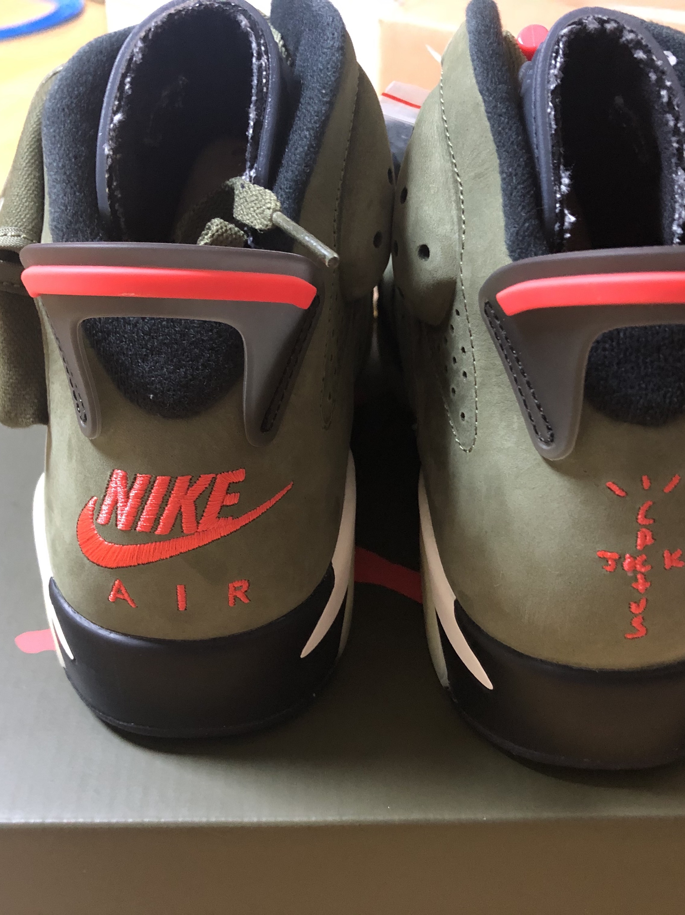 Nike x Peaceminusone Air Force 1 Low Para-Noise, Jordan 6 x Travis Scott Retro Olive 착용 스타일 - 2