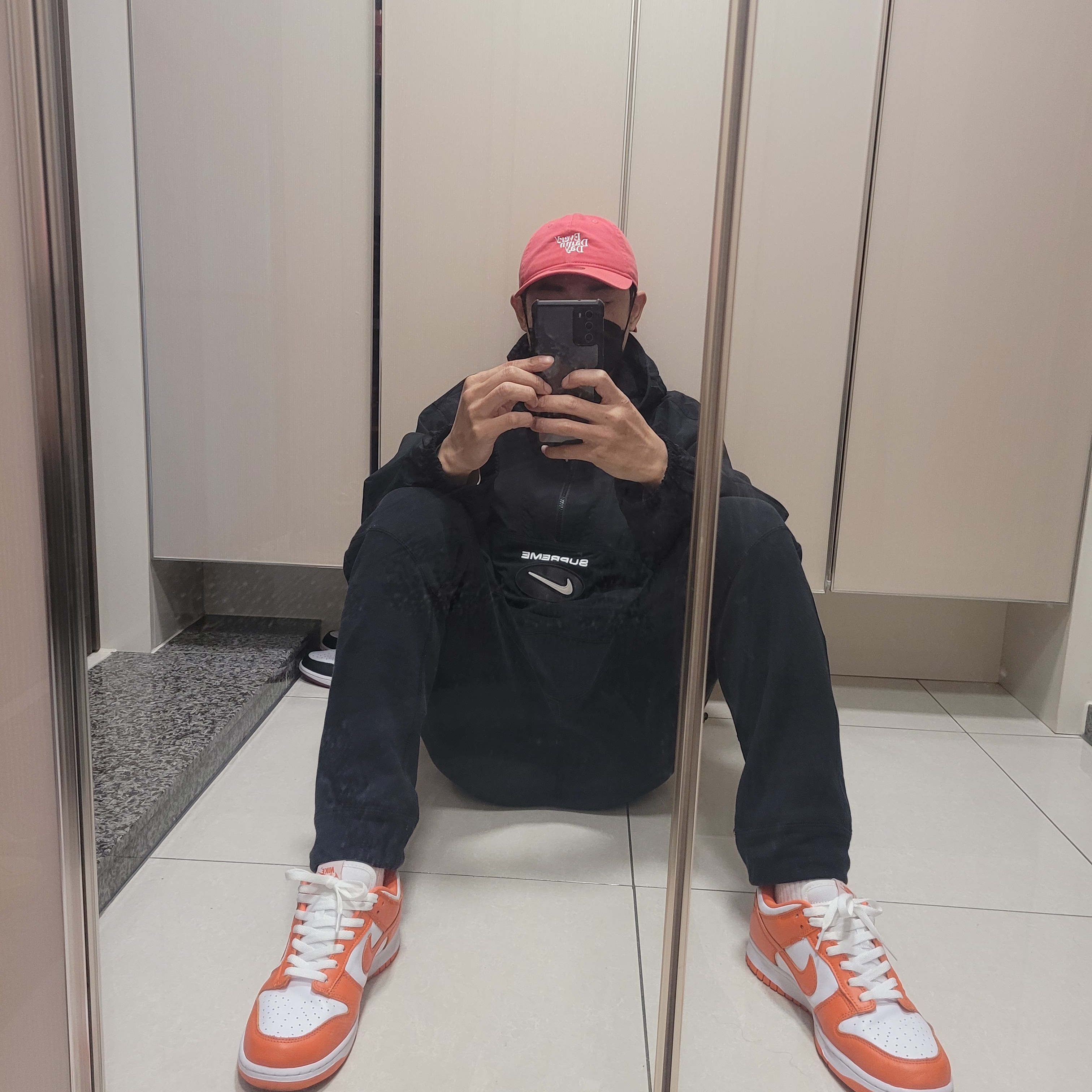 Nike Dunk Low SP Syracuse 2020, Supreme x Nike Jewel Reversible Ripstop Anorak Black - 20FW 착용 스타일
