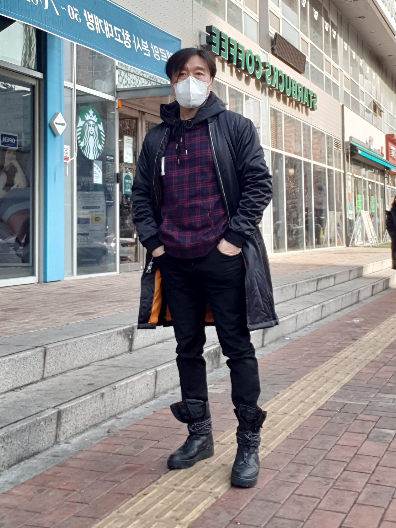 Nike SF Air Force 1 High Black Gum 착용 스타일 - 2
