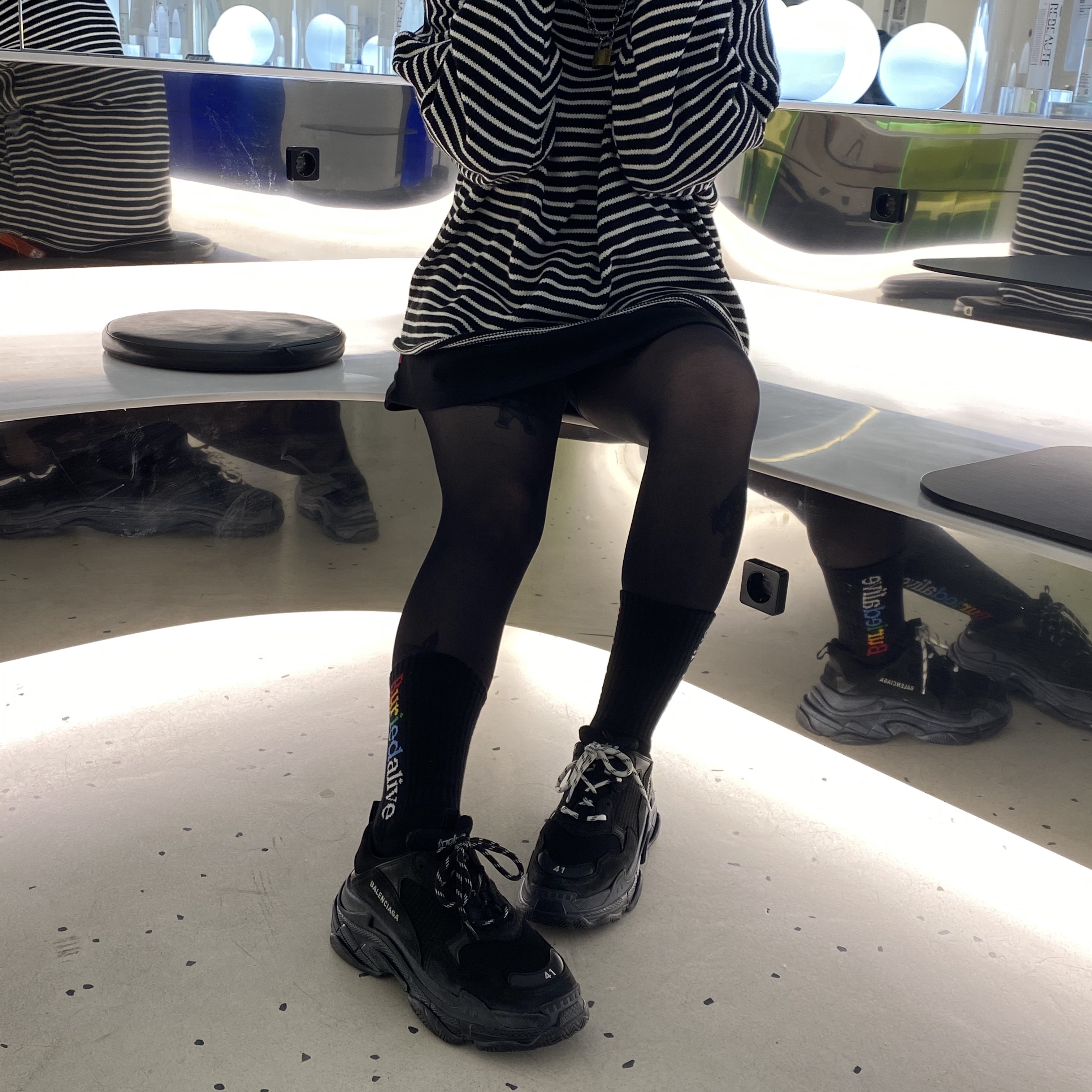 Balenciaga Triple S Trainer Triple Black 착용 스타일
