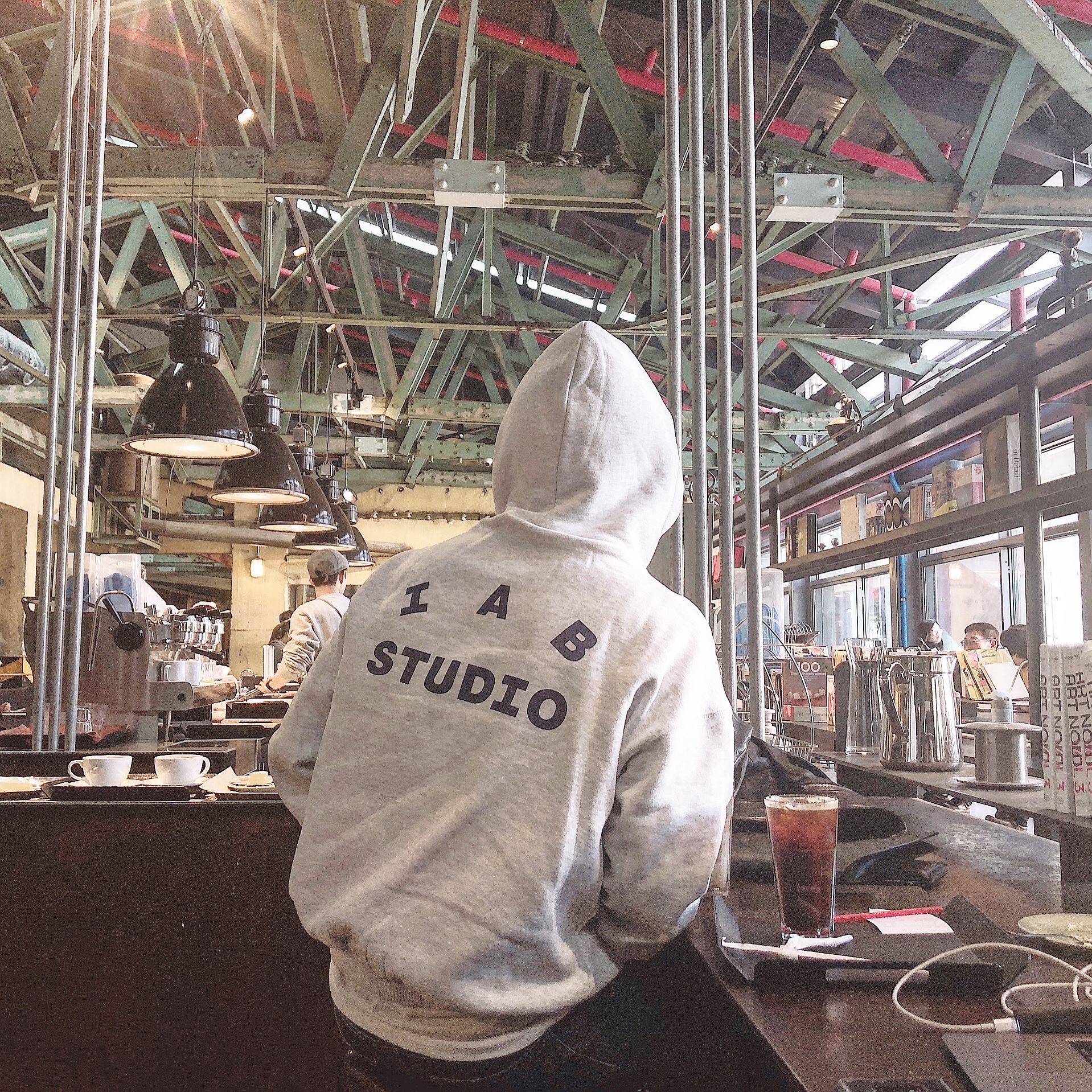 IAB Studio Hoodie Gray - 21SS 착용 스타일