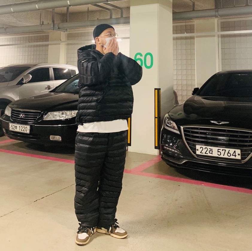 Jordan 1 x Travis Scott Retro High OG SP Mocha, Nike x Stussy Insultd Jacket Black - US/EU 착용 스타일