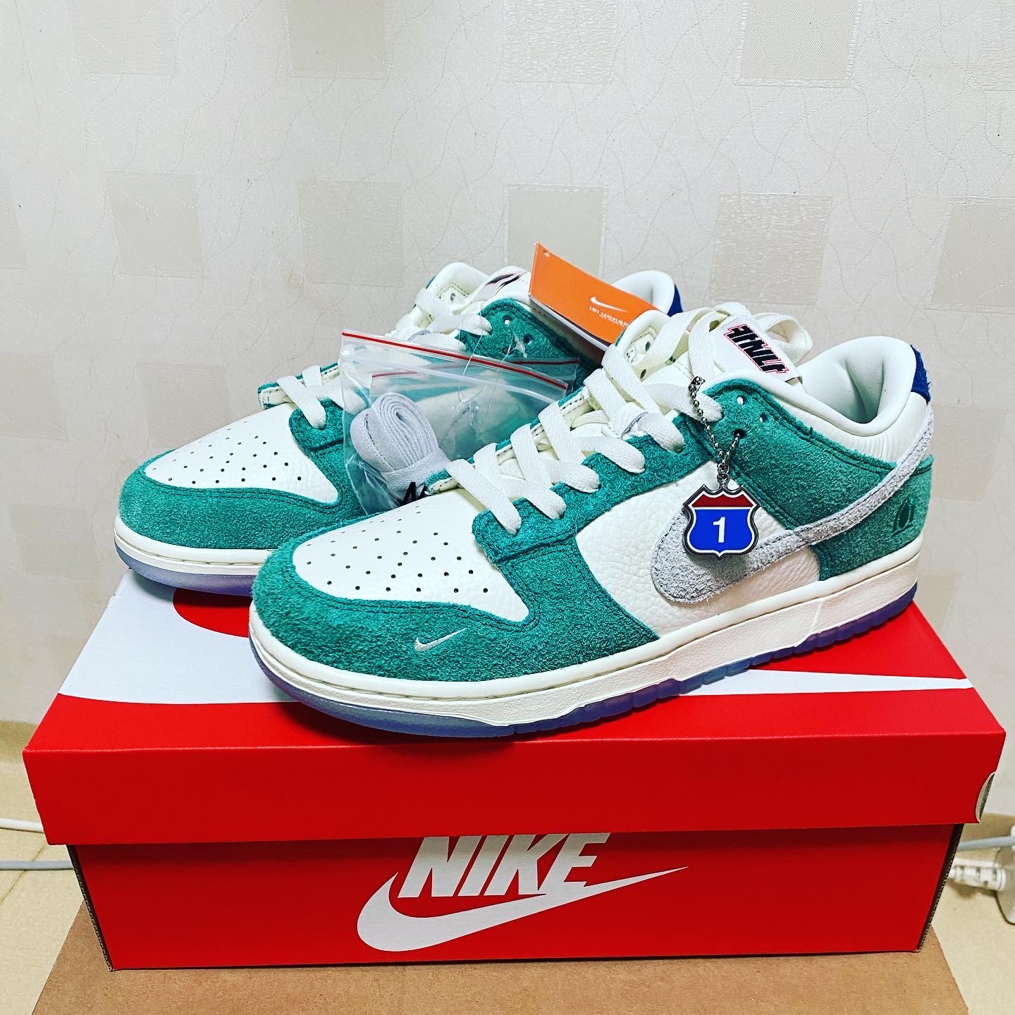 Nike x Kasina Dunk Low Road Sign - Kasina Exclusive 착용 스타일