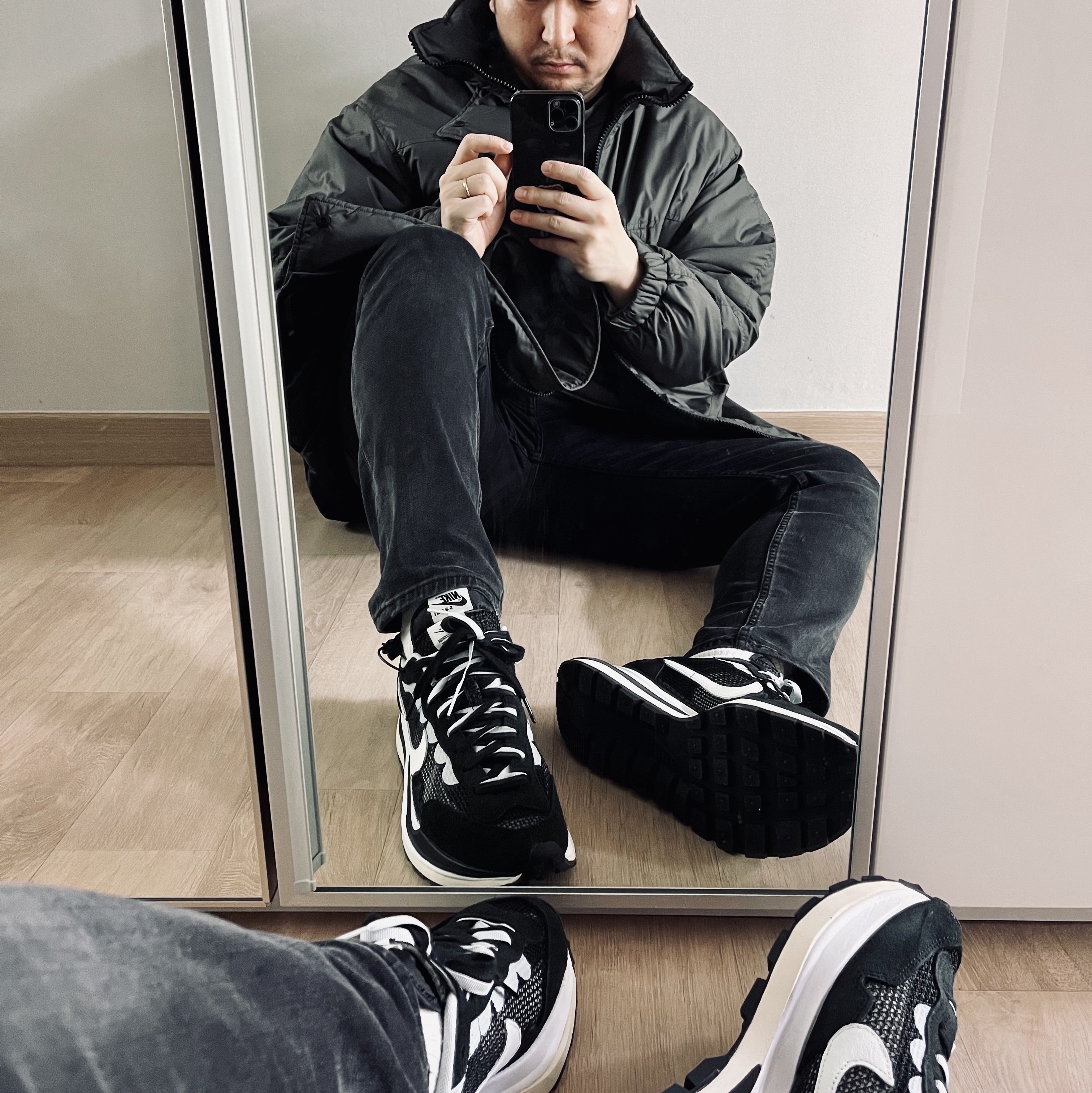 Nike x Sacai VaporWaffle Black White 착용 스타일