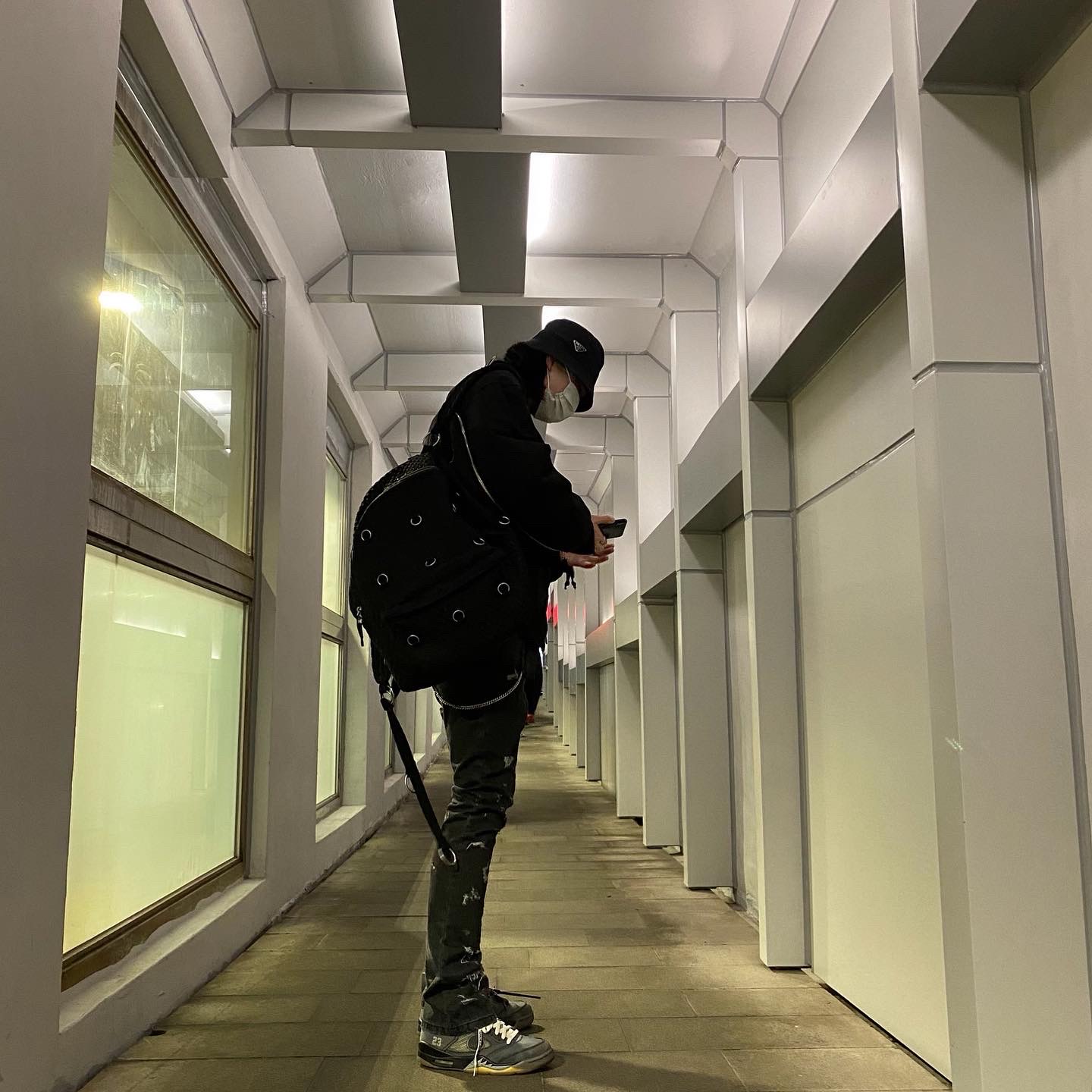 Jordan 5 x Off-White Retro SP Black Muslin 착용 스타일 - 2