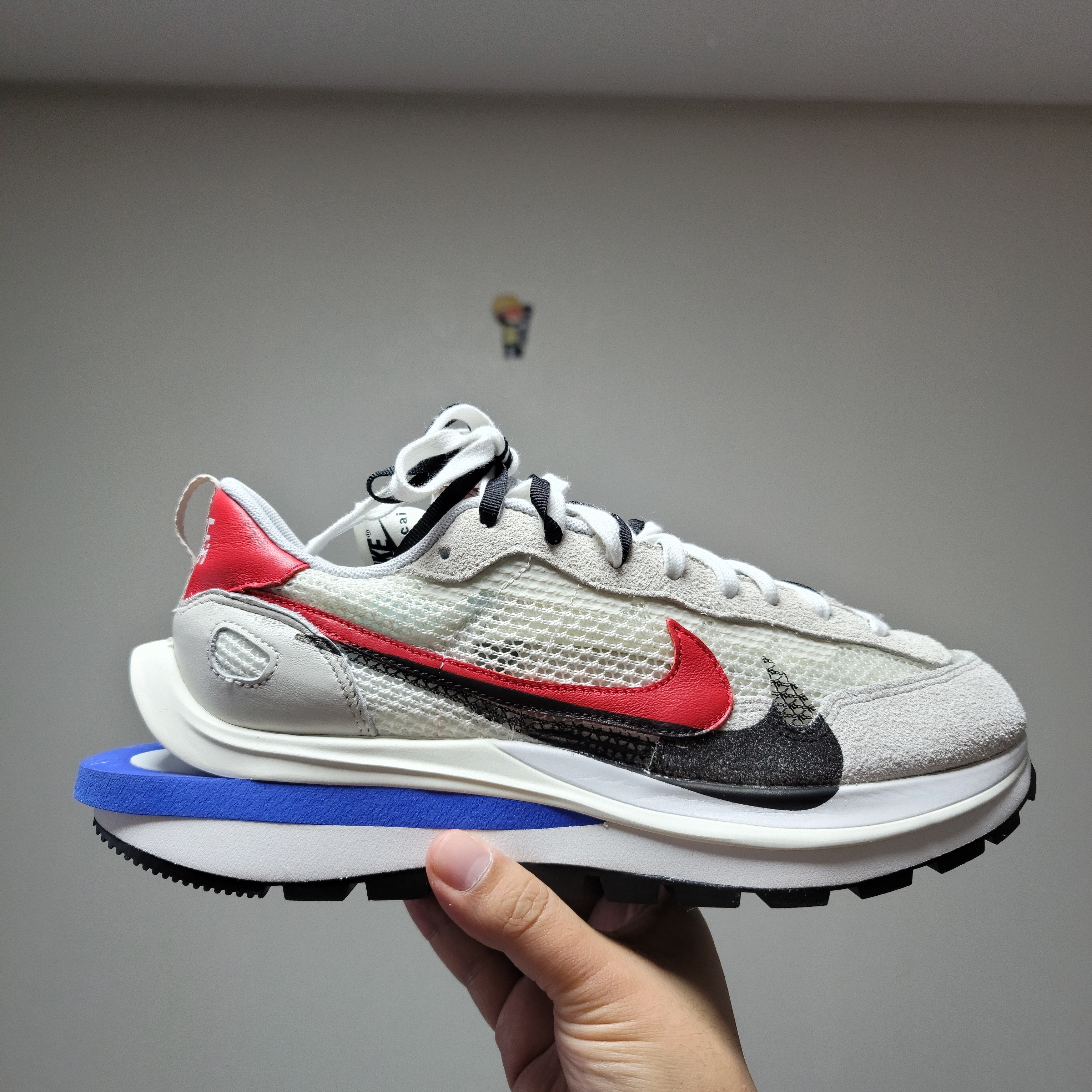 Nike x Sacai VaporWaffle Royal Fuchsia 착용 스타일 - 1