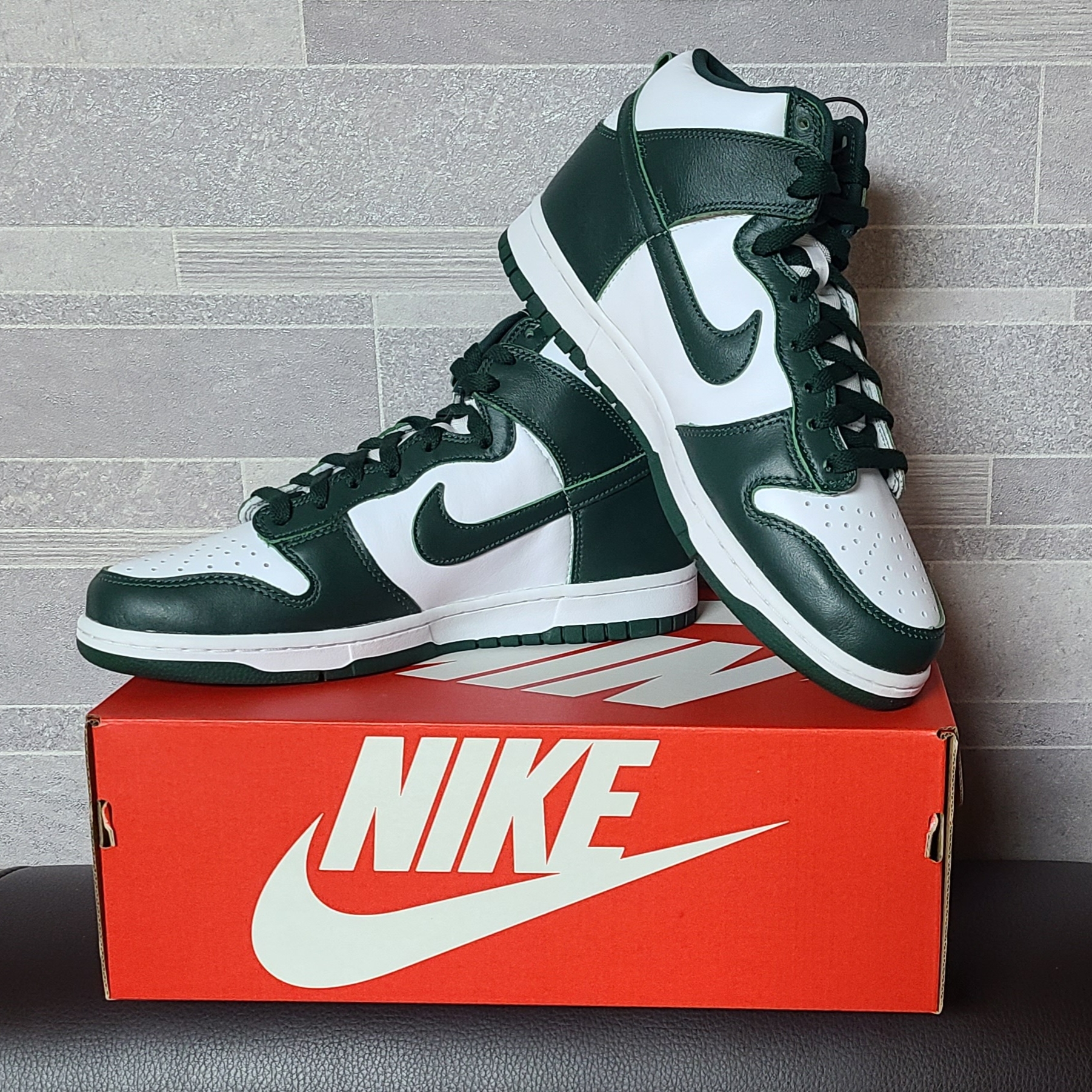 Nike Dunk High SP Spartan Green 착용 스타일