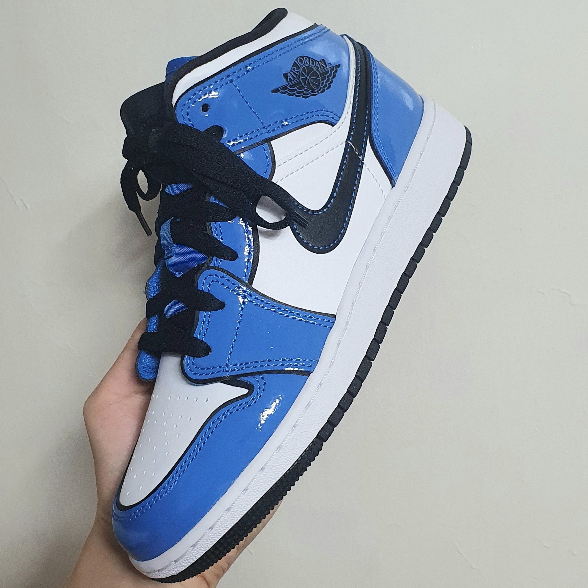(GS) Jordan 1 Mid SE Signal Blue 착용 스타일