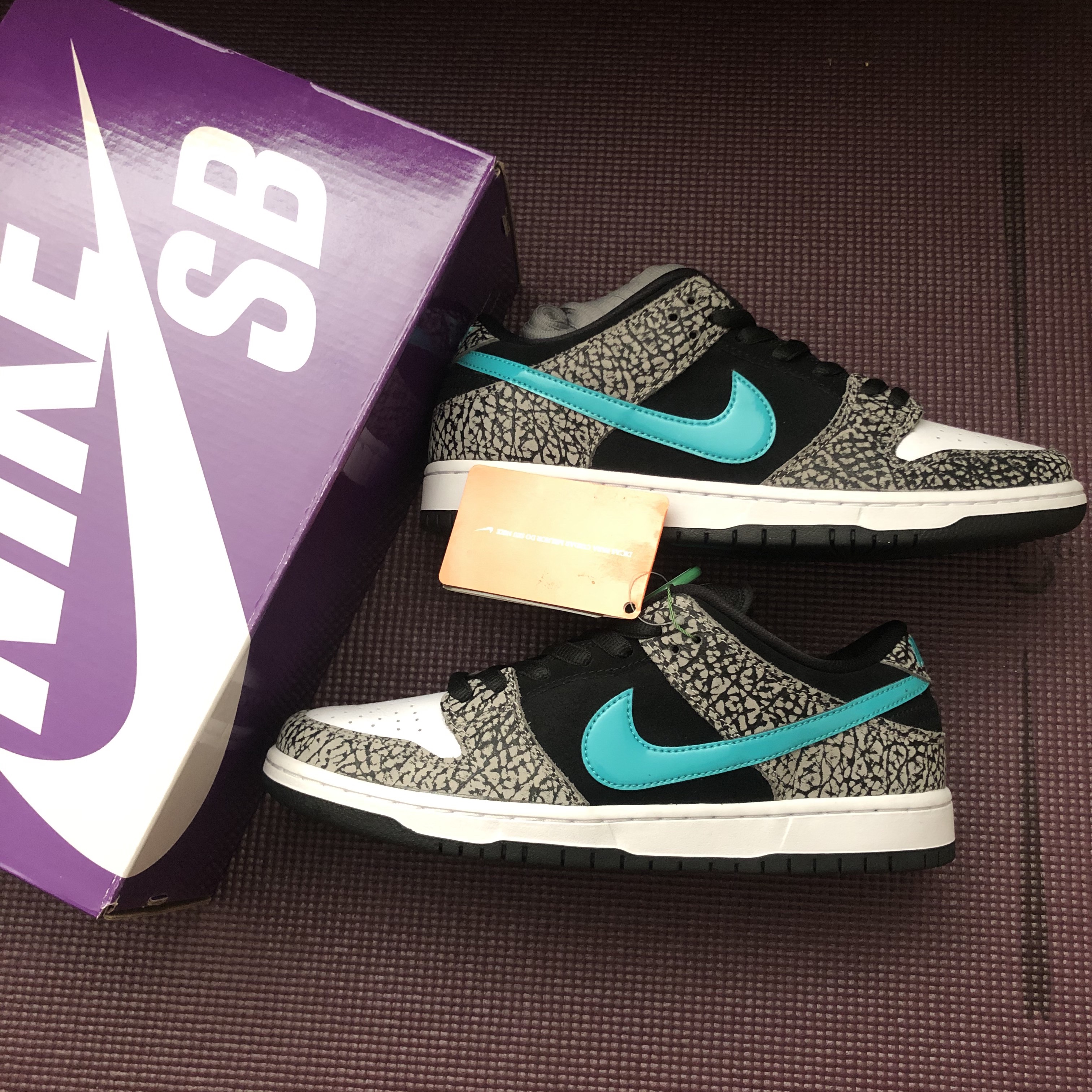 Nike SB Dunk Low Pro Clear Jade 착용 스타일