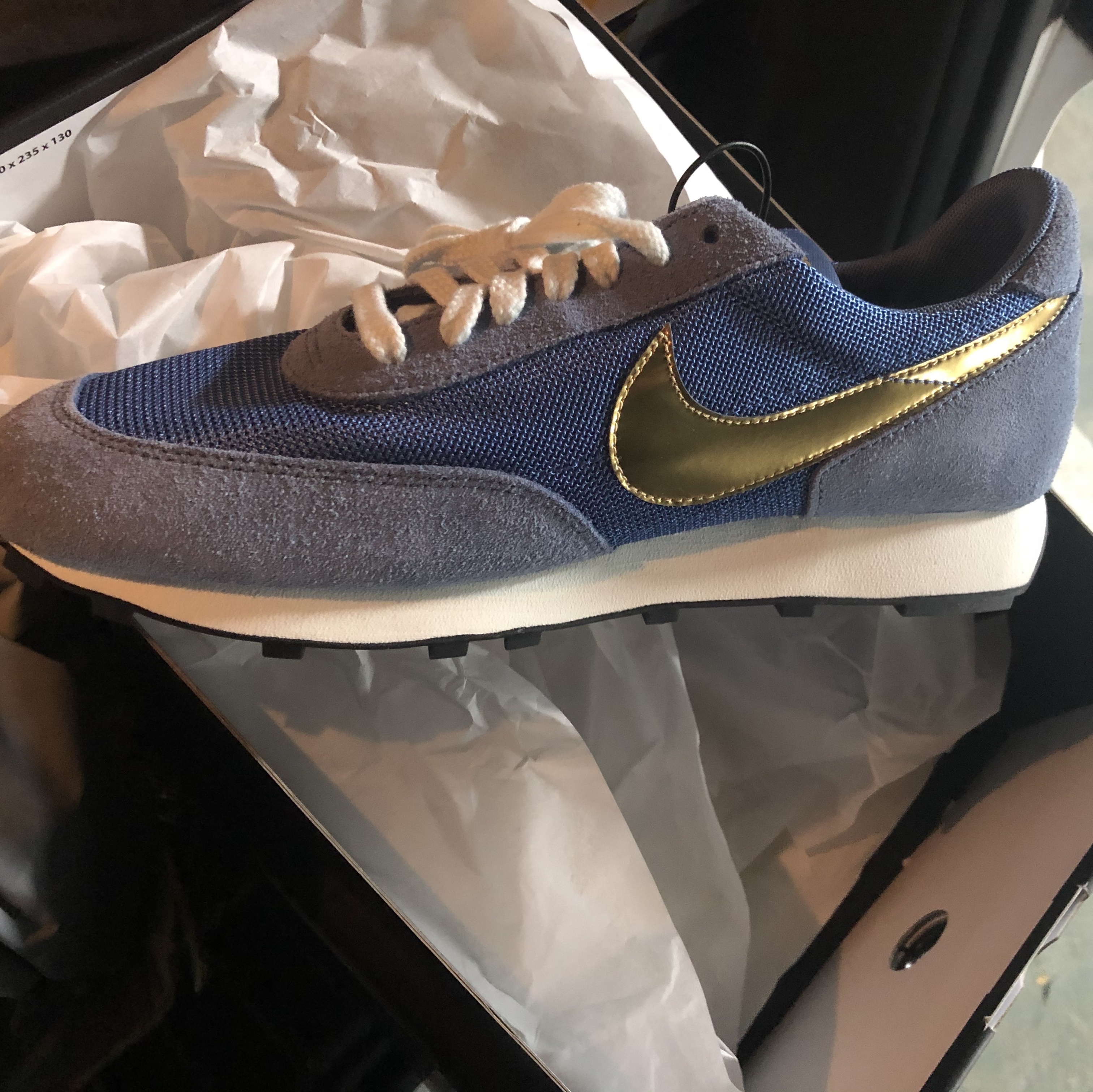 Nike Daybreak SP Metallic Gold Mountain Blue 착용 스타일