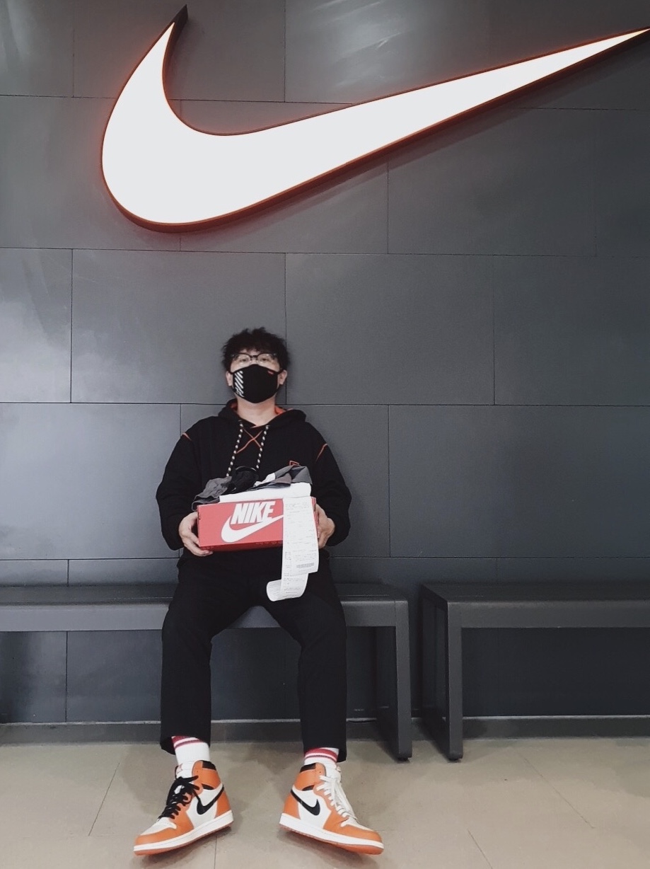 Jordan 1 Retro High OG Reverse Shattered Backboard 착용 스타일 - 1