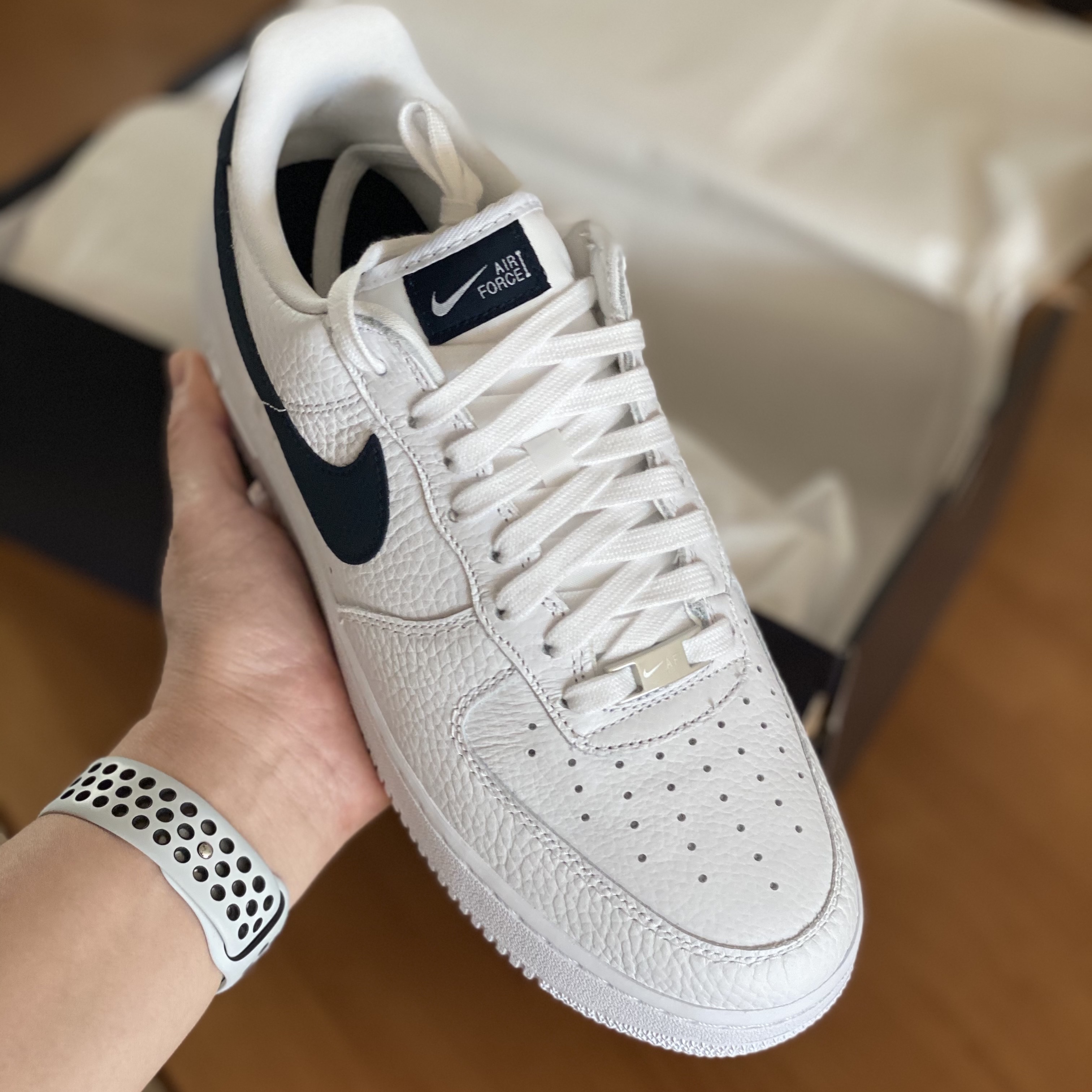 Nike Air Force 1 '07 Craft White & Obsidian 착용 스타일 - 1