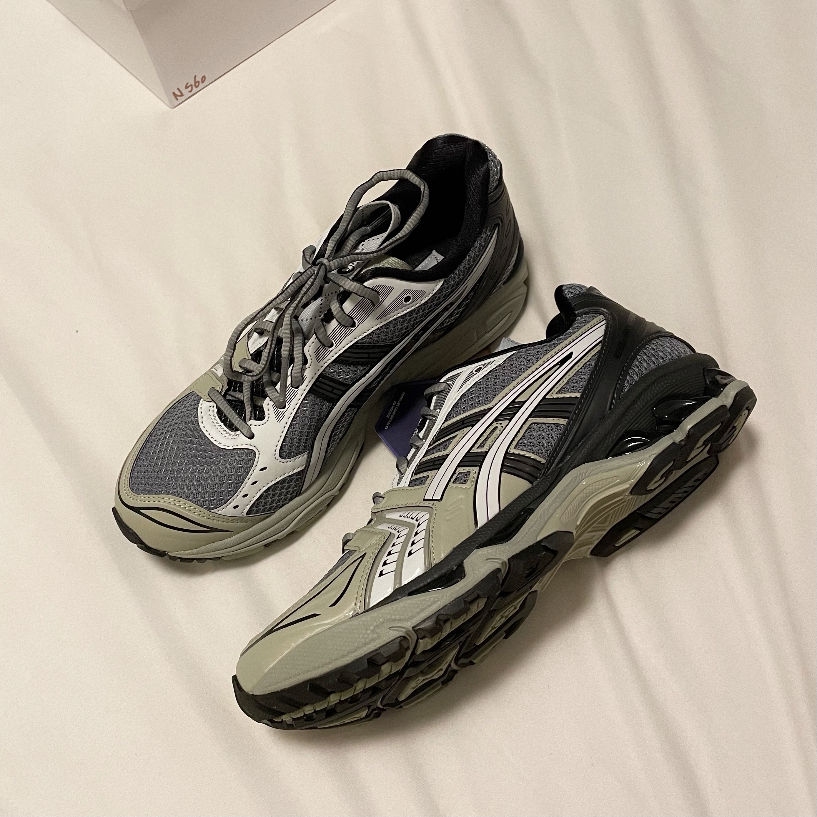 Asics UB1-S Gel-Kayano 14 Piedmont Grey 착용 스타일
