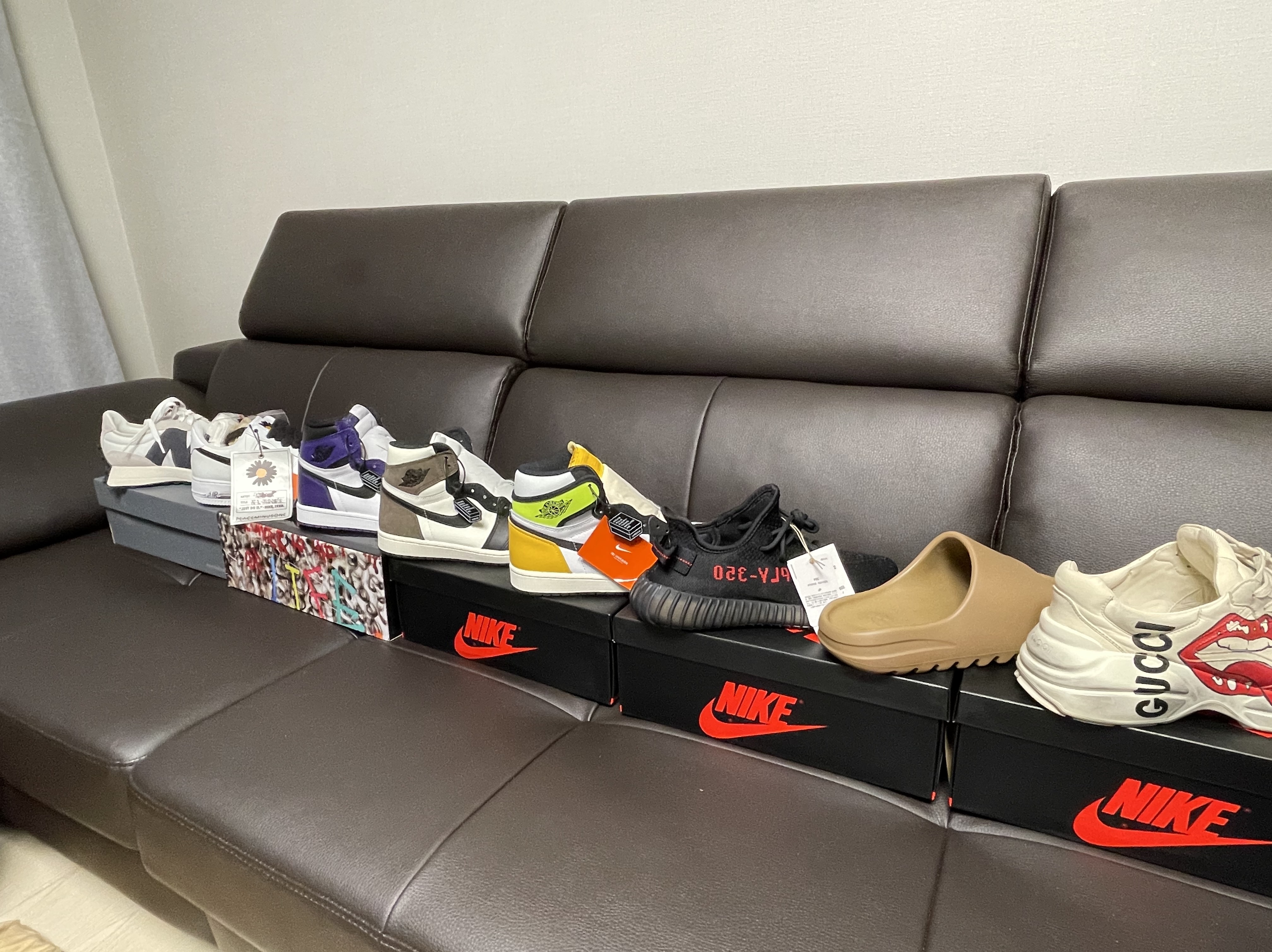 New Balance 327 White Black, Nike x Peaceminusone Air Force 1 Low Para-Noise 2.0 착용 스타일