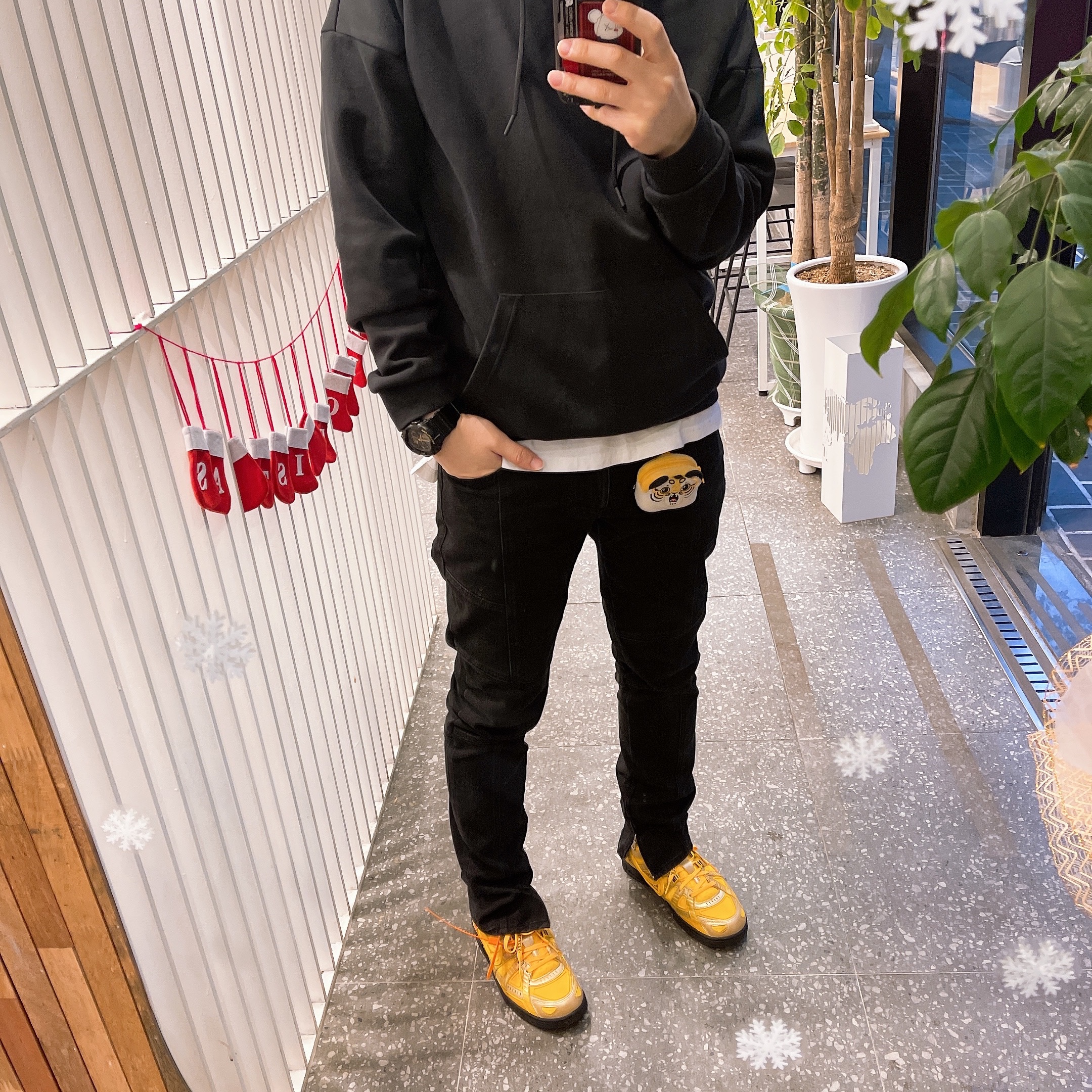 Nike x Off-White Air Rubber Dunk University Gold 착용 스타일 - 1