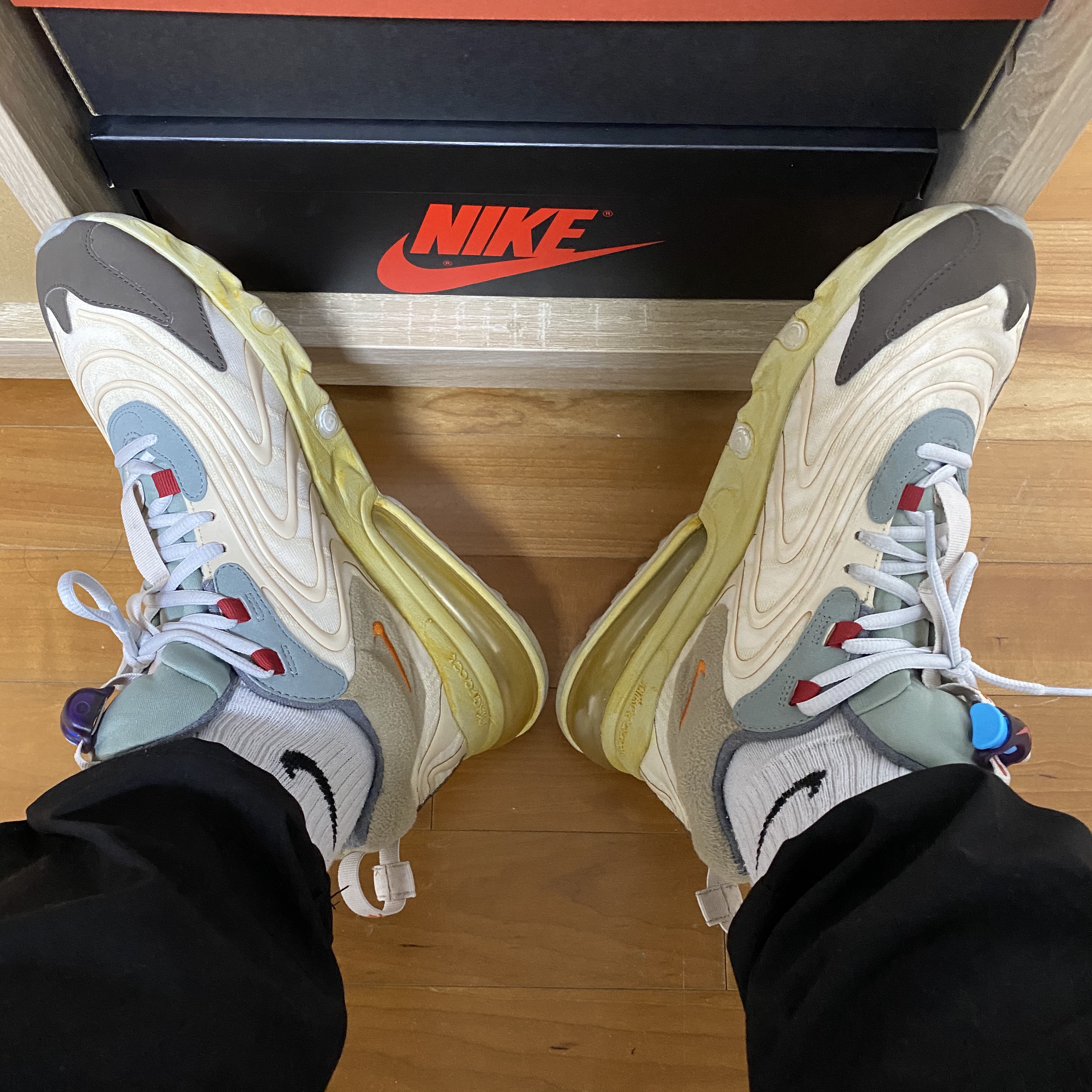 Nike x Travis Scott Air Max 270 React Cactus Trails 착용 스타일 - 2