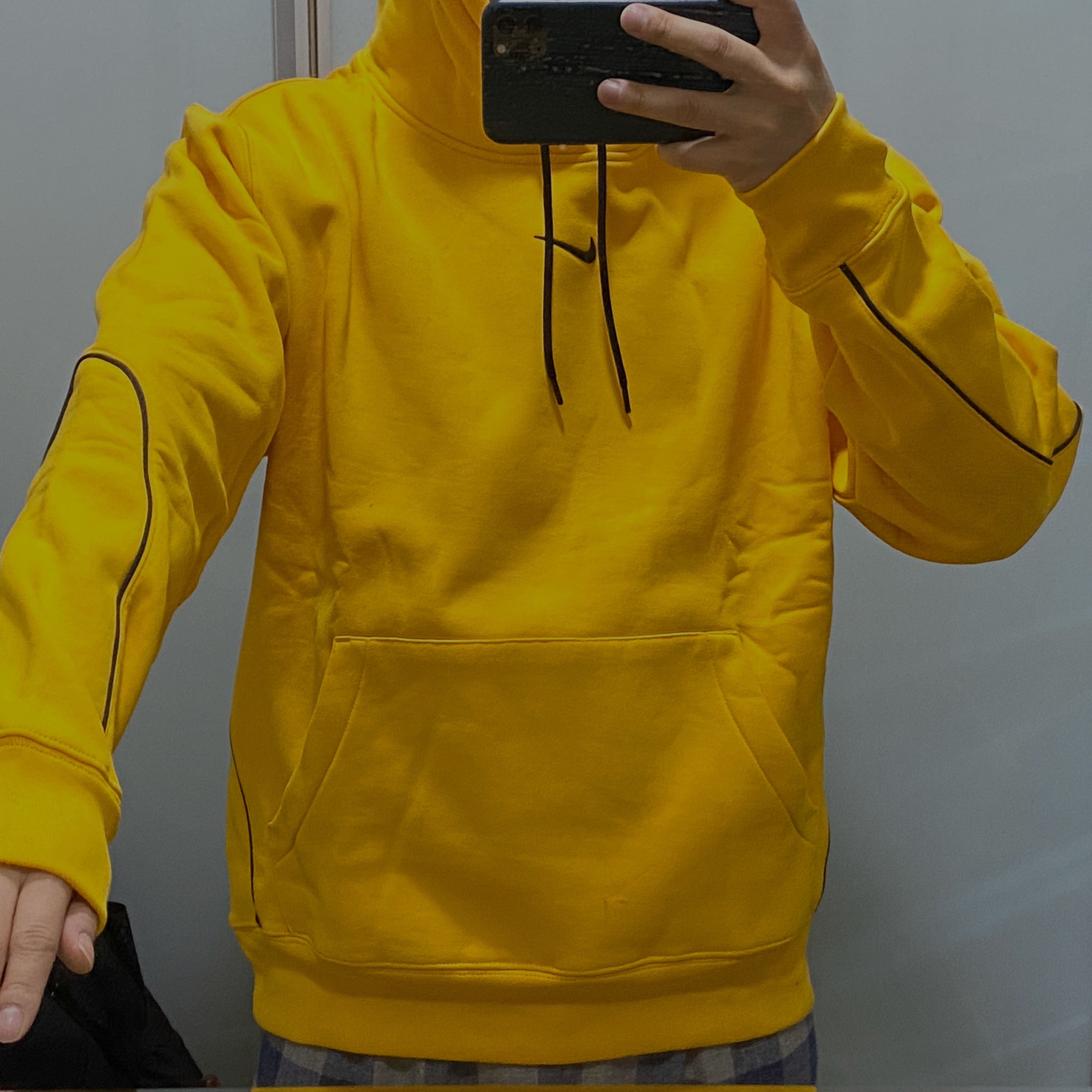 Nike x Drake Nocta Essential Hoodie University Gold - US/EU 착용 스타일 - 2