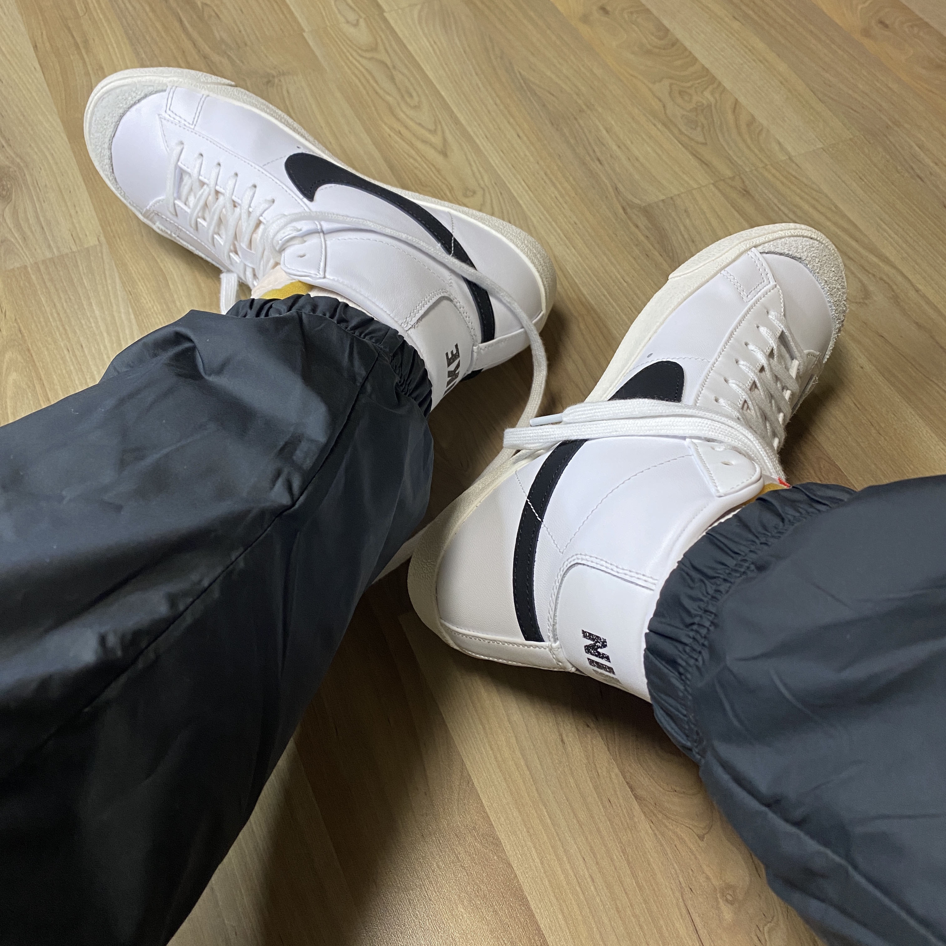 Nike Blazer Mid '77 Vintage White Black 착용 스타일