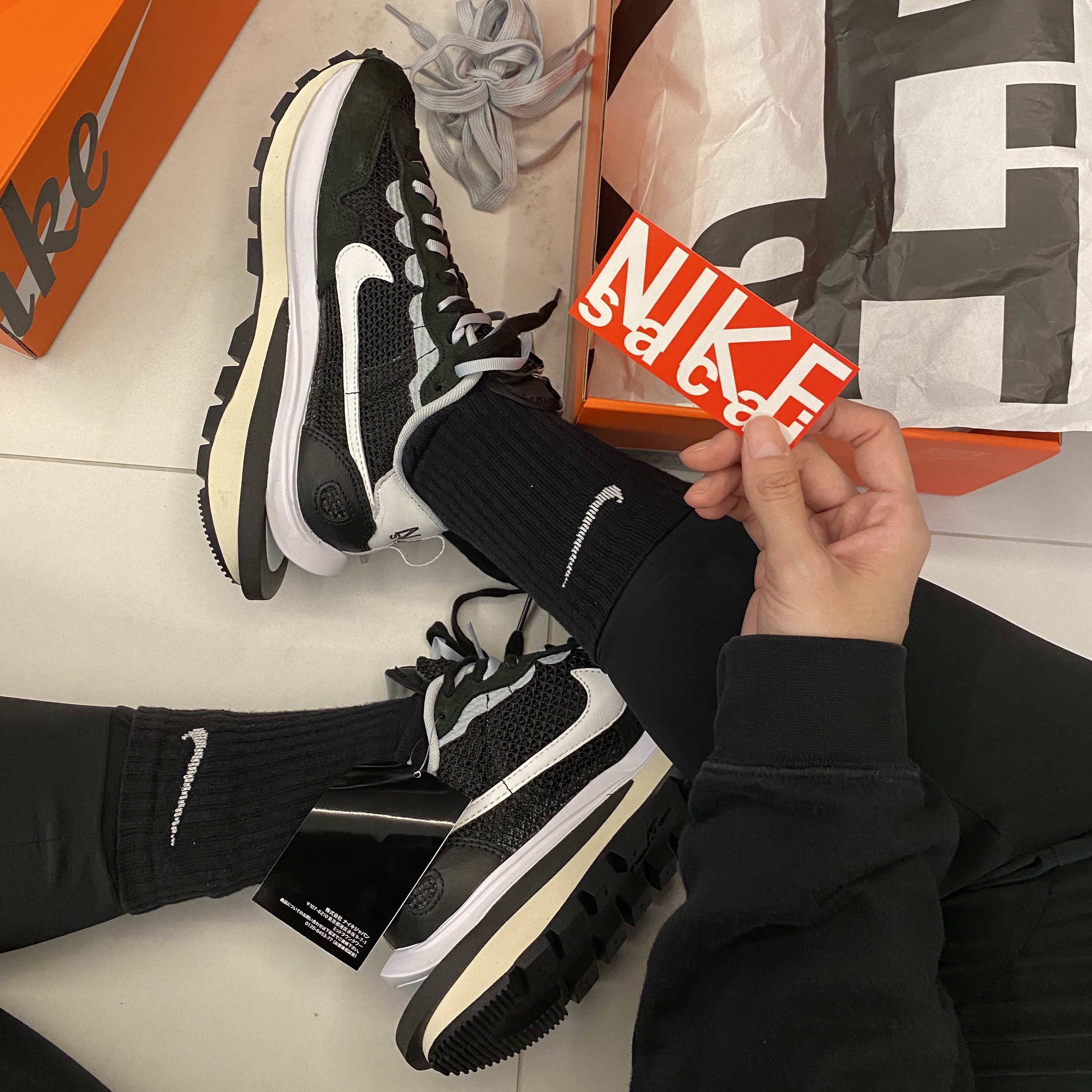 Nike x Sacai VaporWaffle Black White 착용 스타일