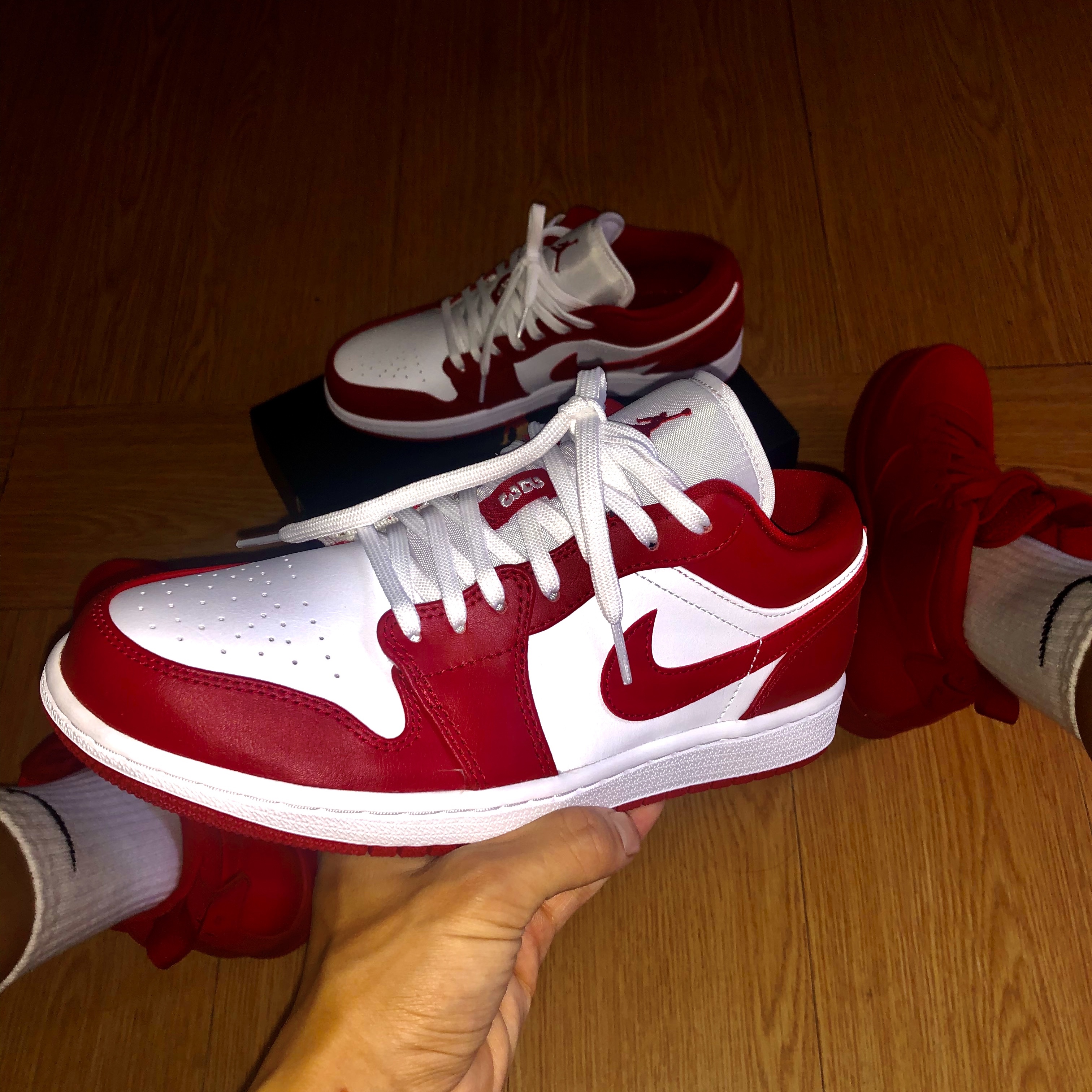 Jordan 1 Low Gym Red White 착용 스타일 - 1