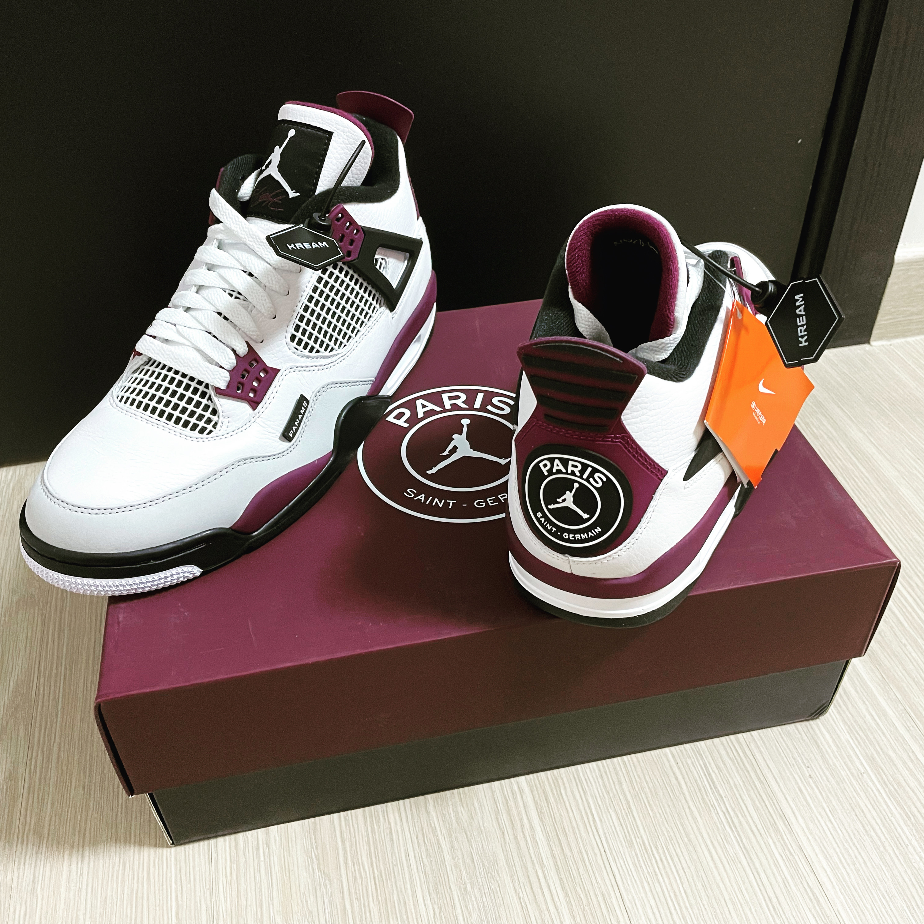 Jordan 4 x Paris Saint-Germain Retro Neutral Grey Bordeaux 착용 스타일