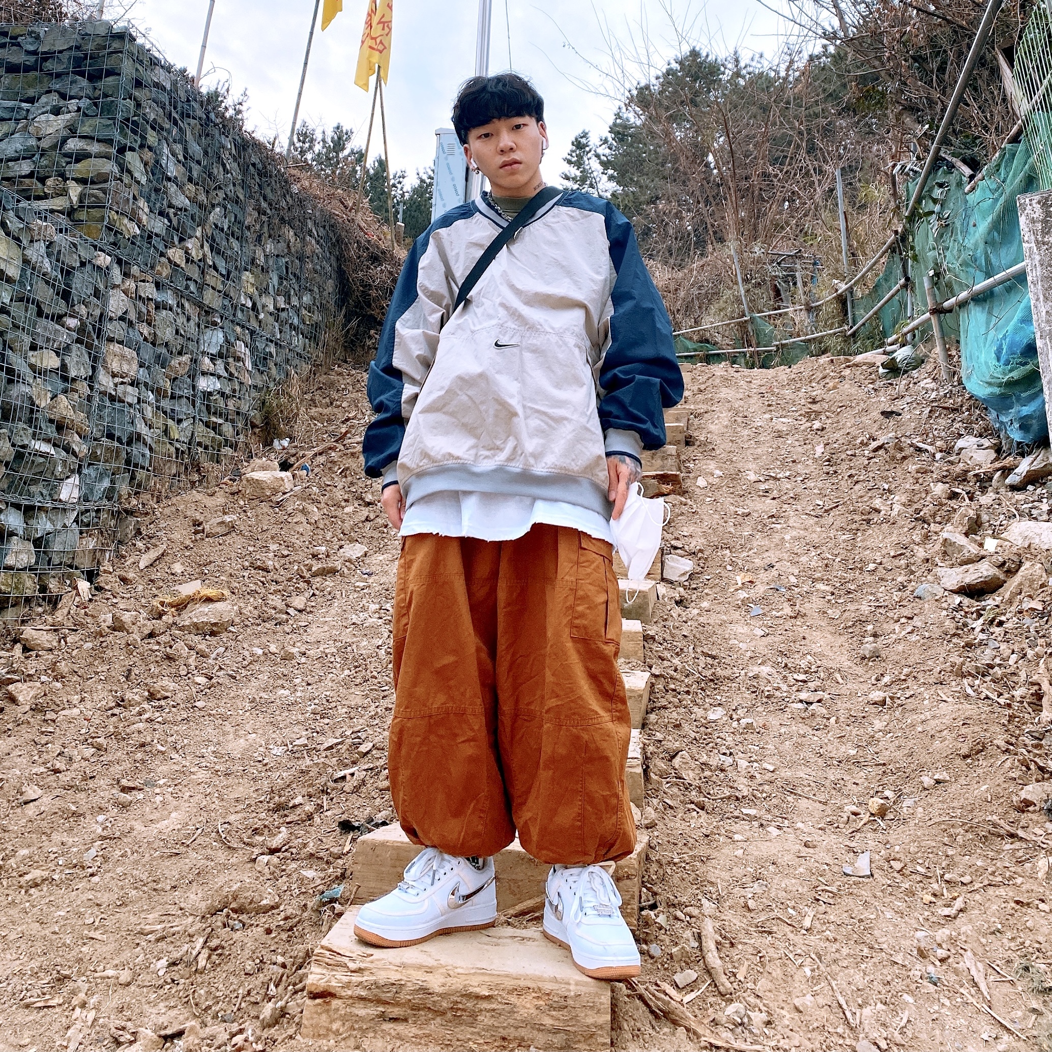 Nike x Travis Scott Air Force 1 Low White 착용 스타일