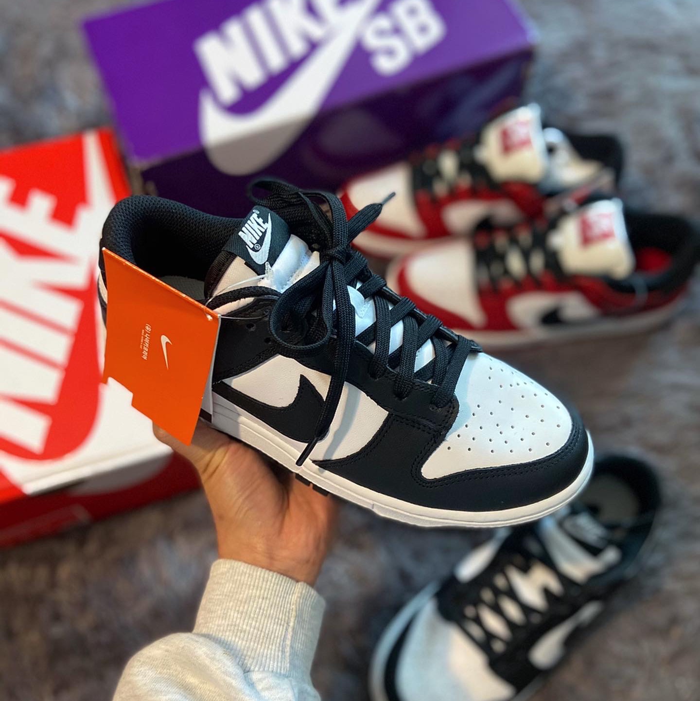 (W) Nike Dunk Low Black, Nike SB Dunk Low Pro Chicago 착용 스타일 - 1