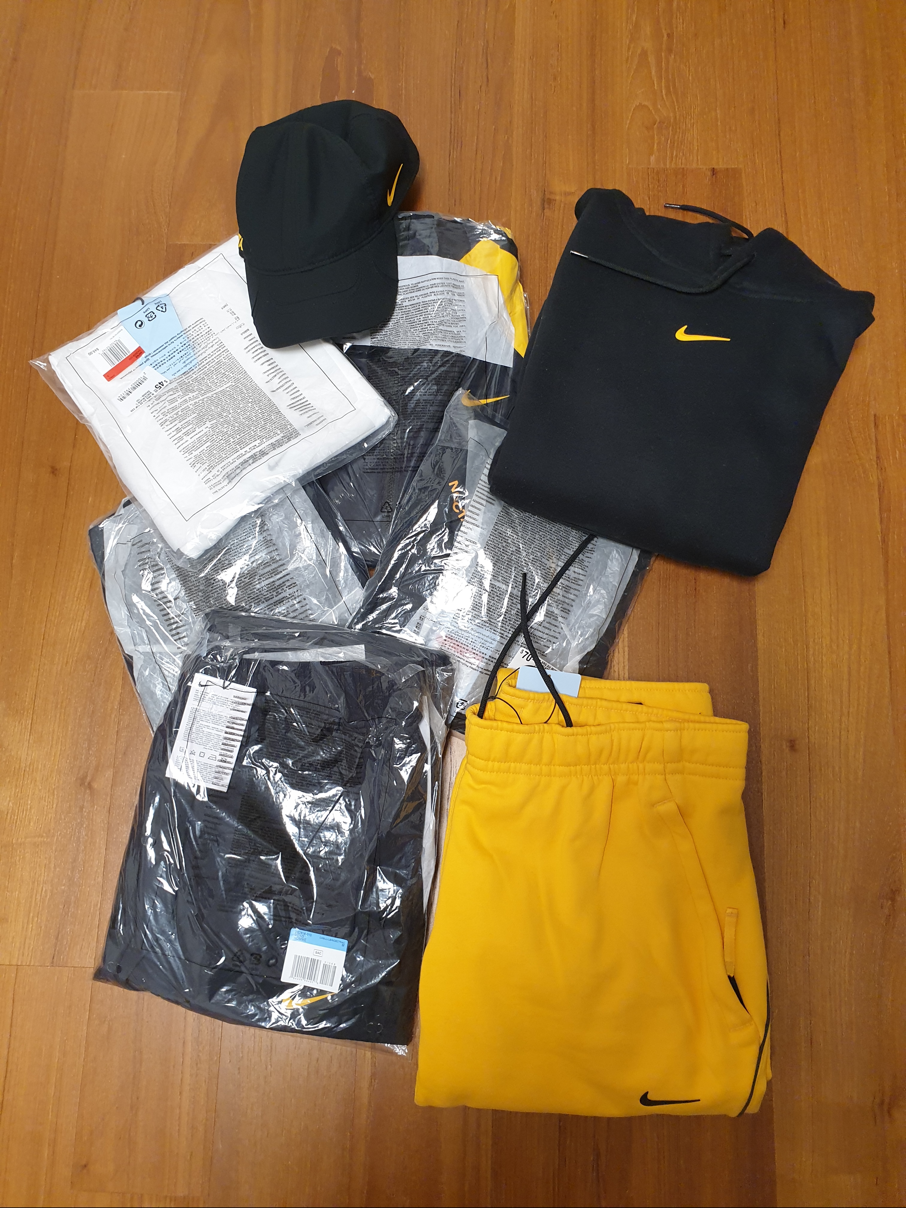 Nike x Drake Nocta Essential Cap Black, Nike x Drake Nocta Essential Hoodie Black - Asia 착용 스타일