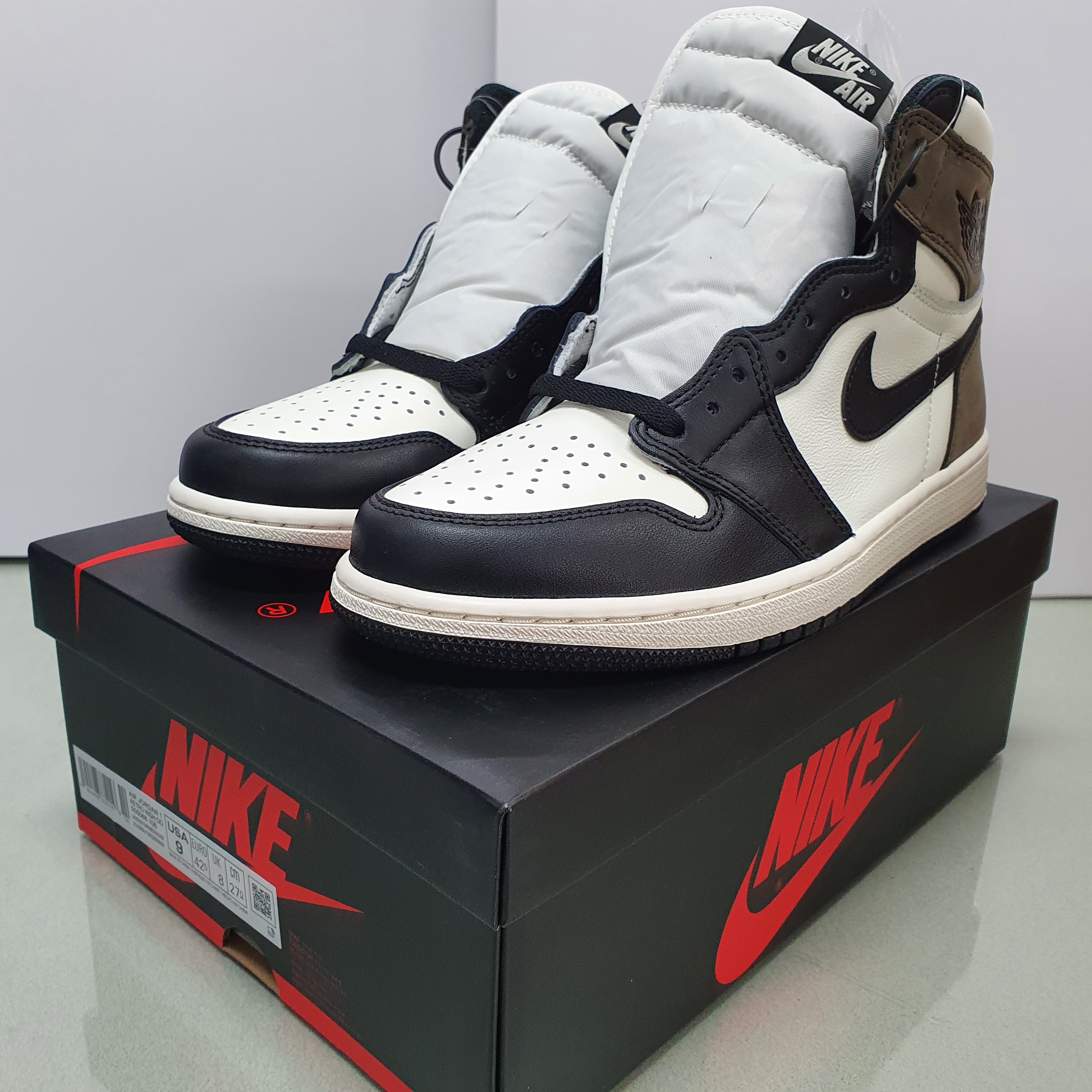 Jordan 1 Retro High OG Black Mocha 착용 스타일 - 1