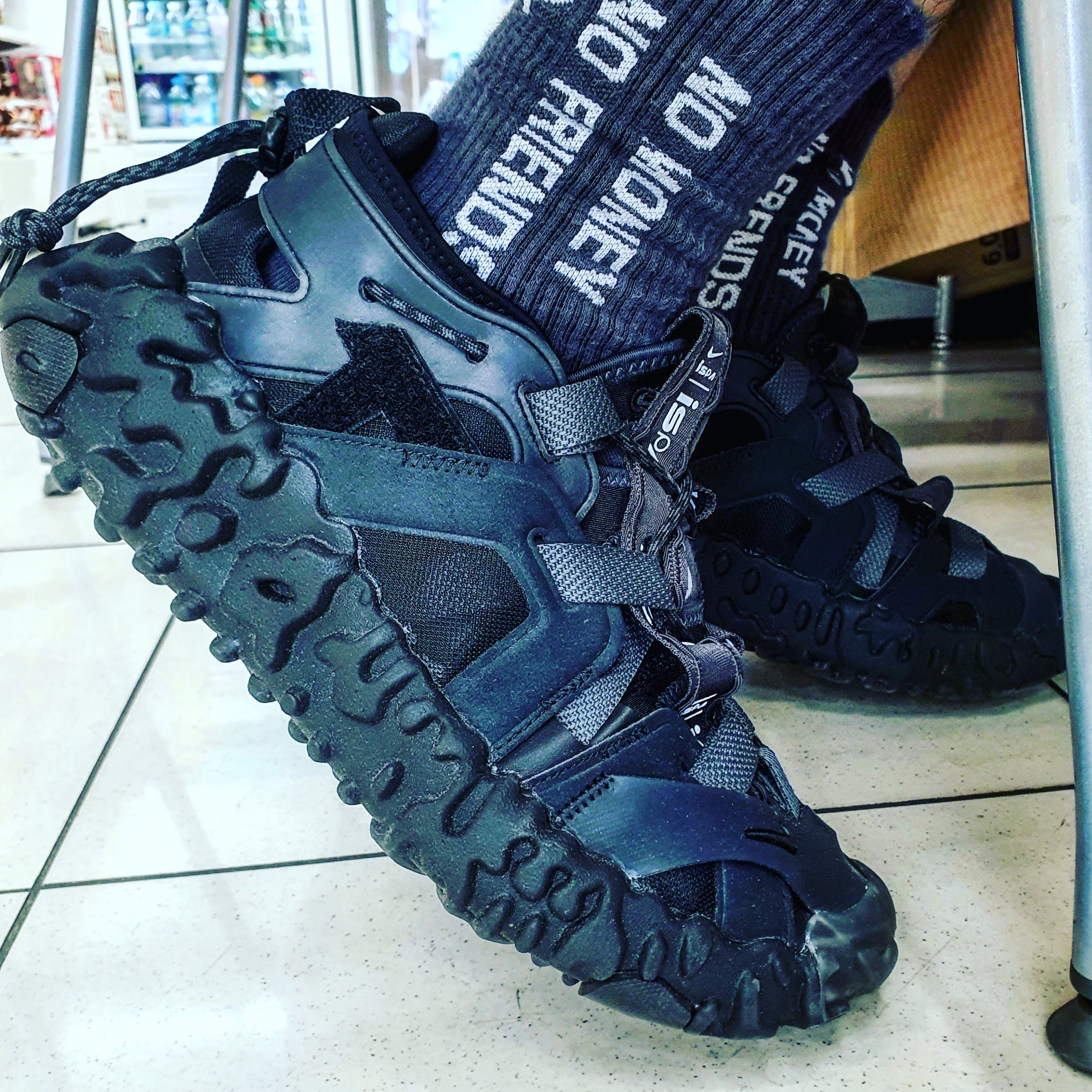 Nike ISPA Overreact Sandal Thunder Grey 착용 스타일