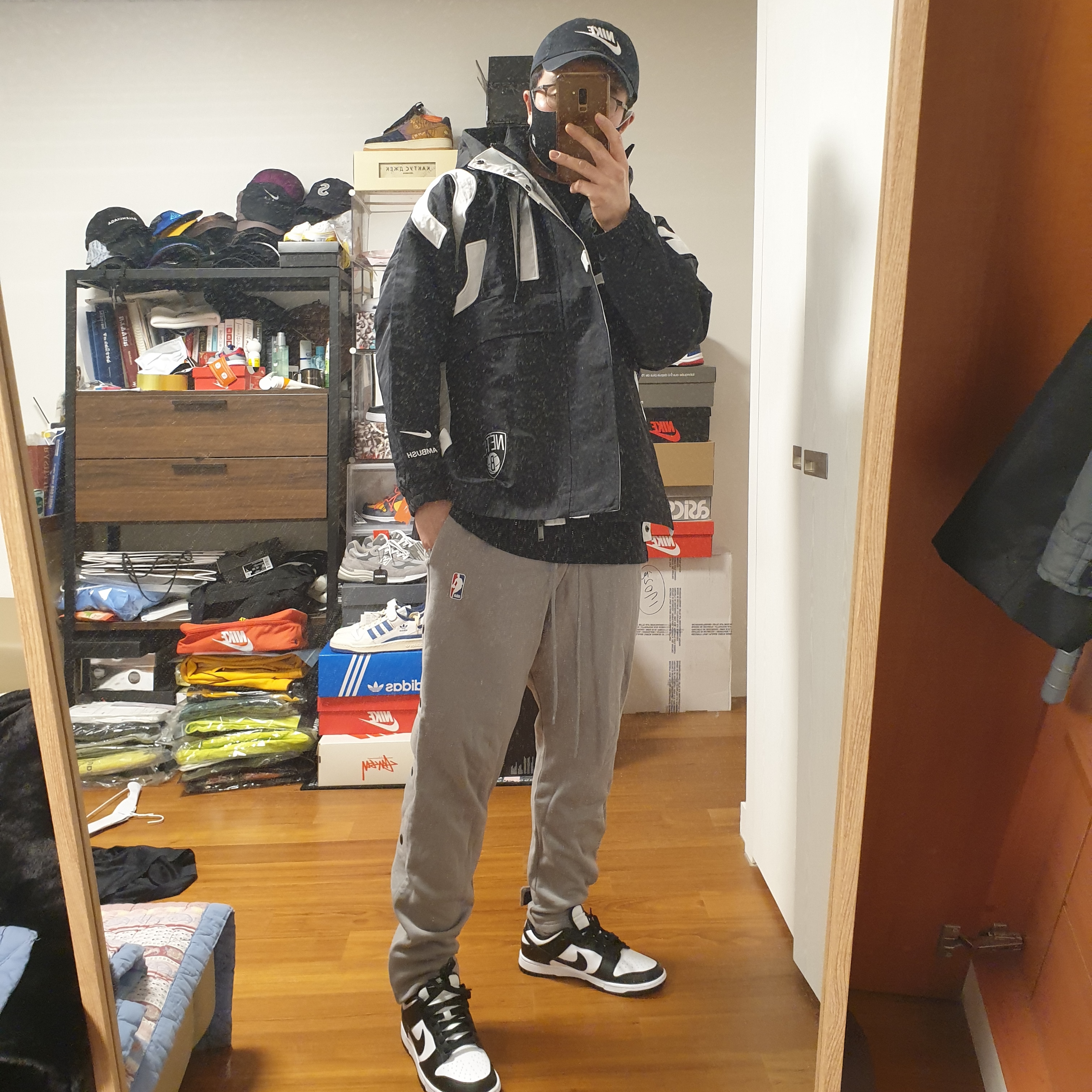 (W) Nike x Ambush NBA Collection Nets Jacket - Asia, Nike Dunk Low Retro Black 착용 스타일 - 2
