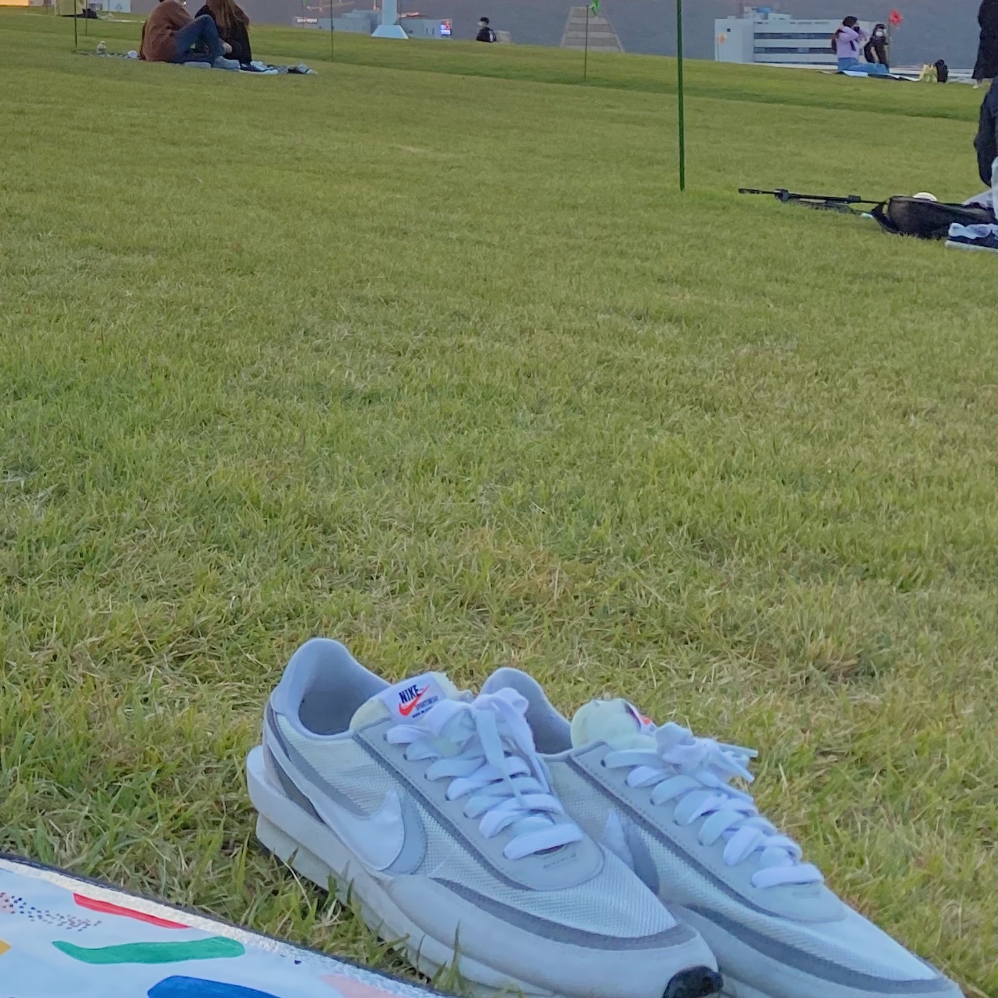 Nike x Sacai LDWaffle Summit White 착용 스타일