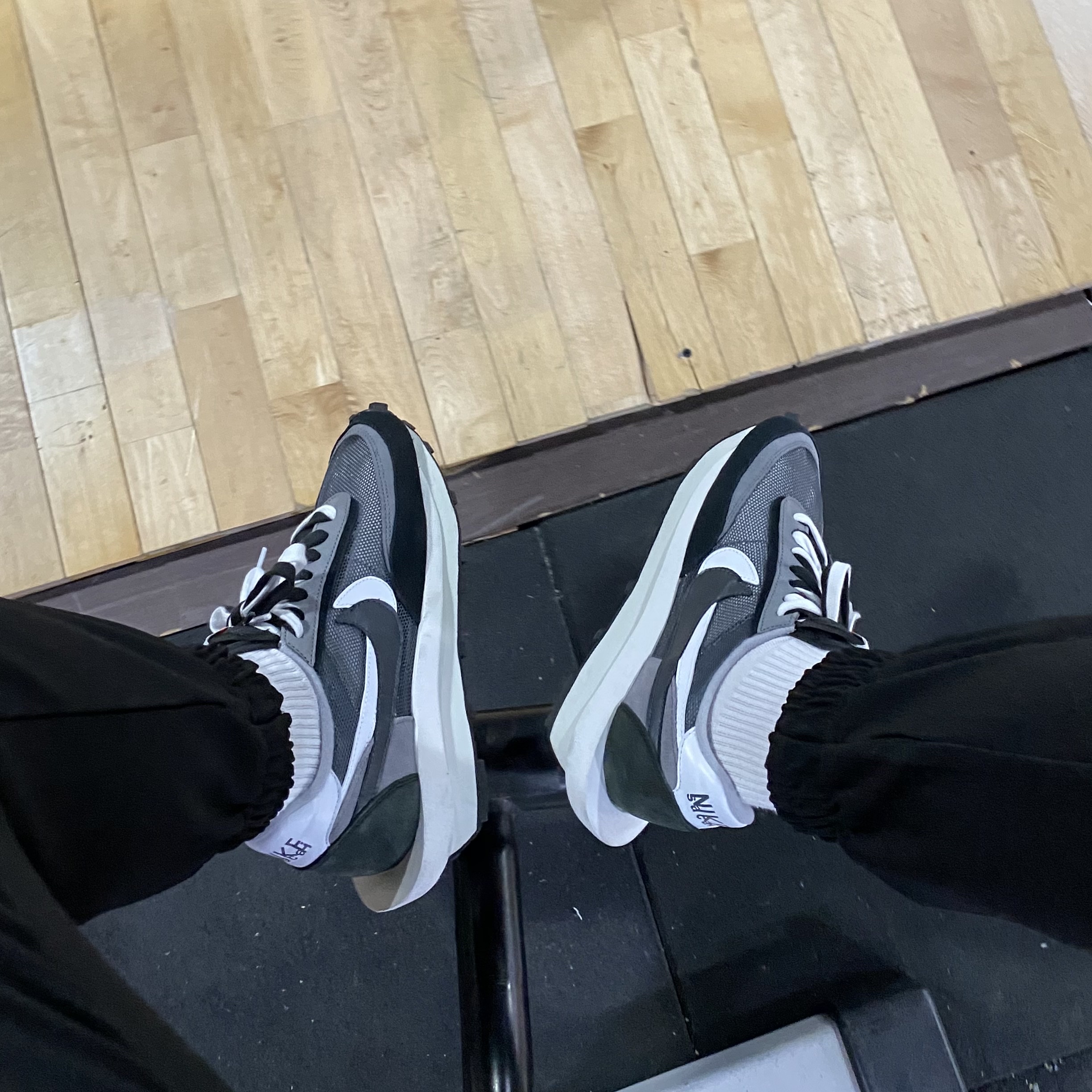 Nike x Sacai LDWaffle Black 착용 스타일