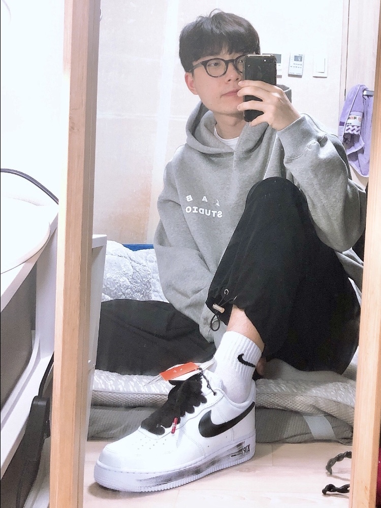 IAB Studio Hoodie Gray - 21SS, Nike x Peaceminusone Air Force 1 Low Para-Noise 2.0 착용 스타일