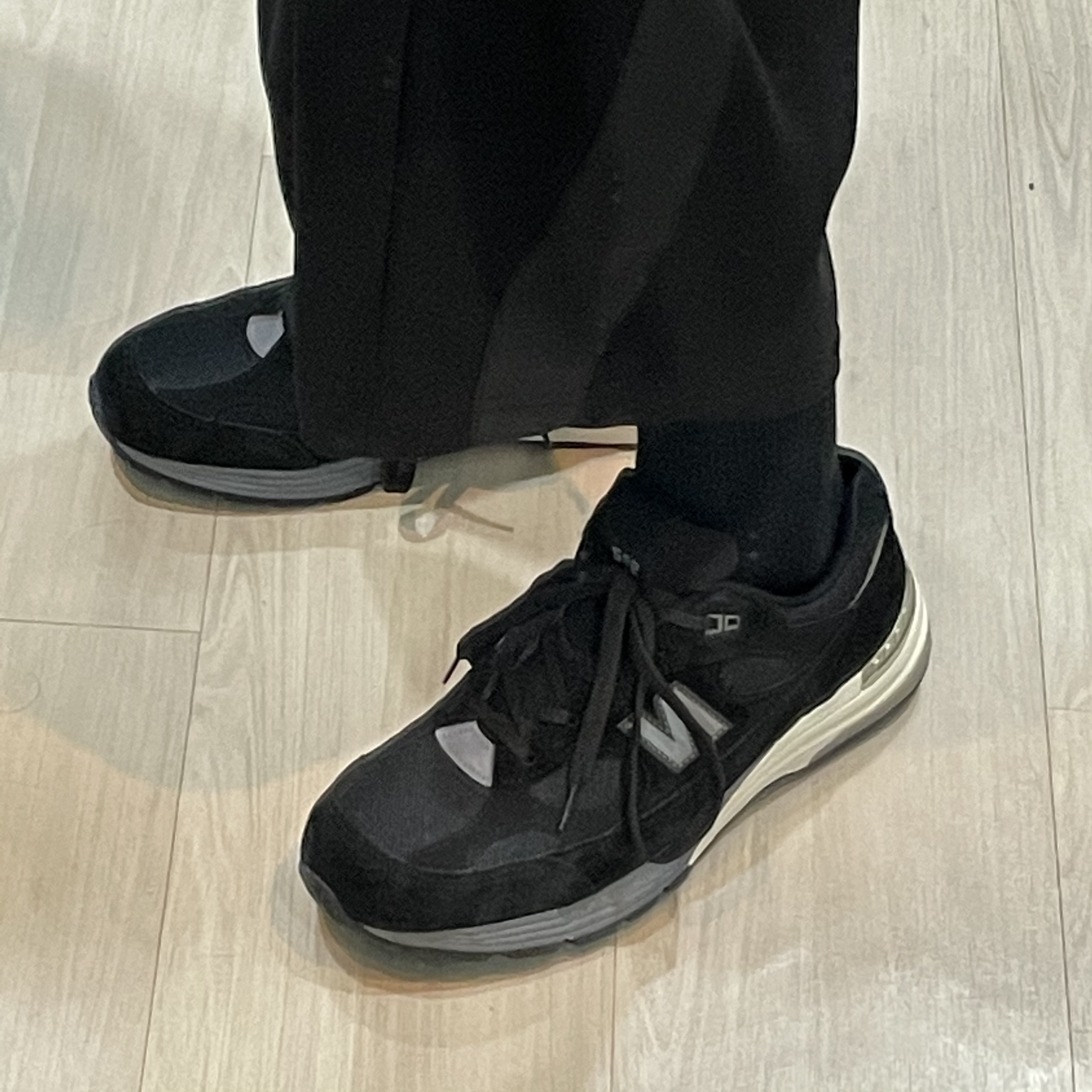 New Balance 992 Made in USA Black 착용 스타일 - 1