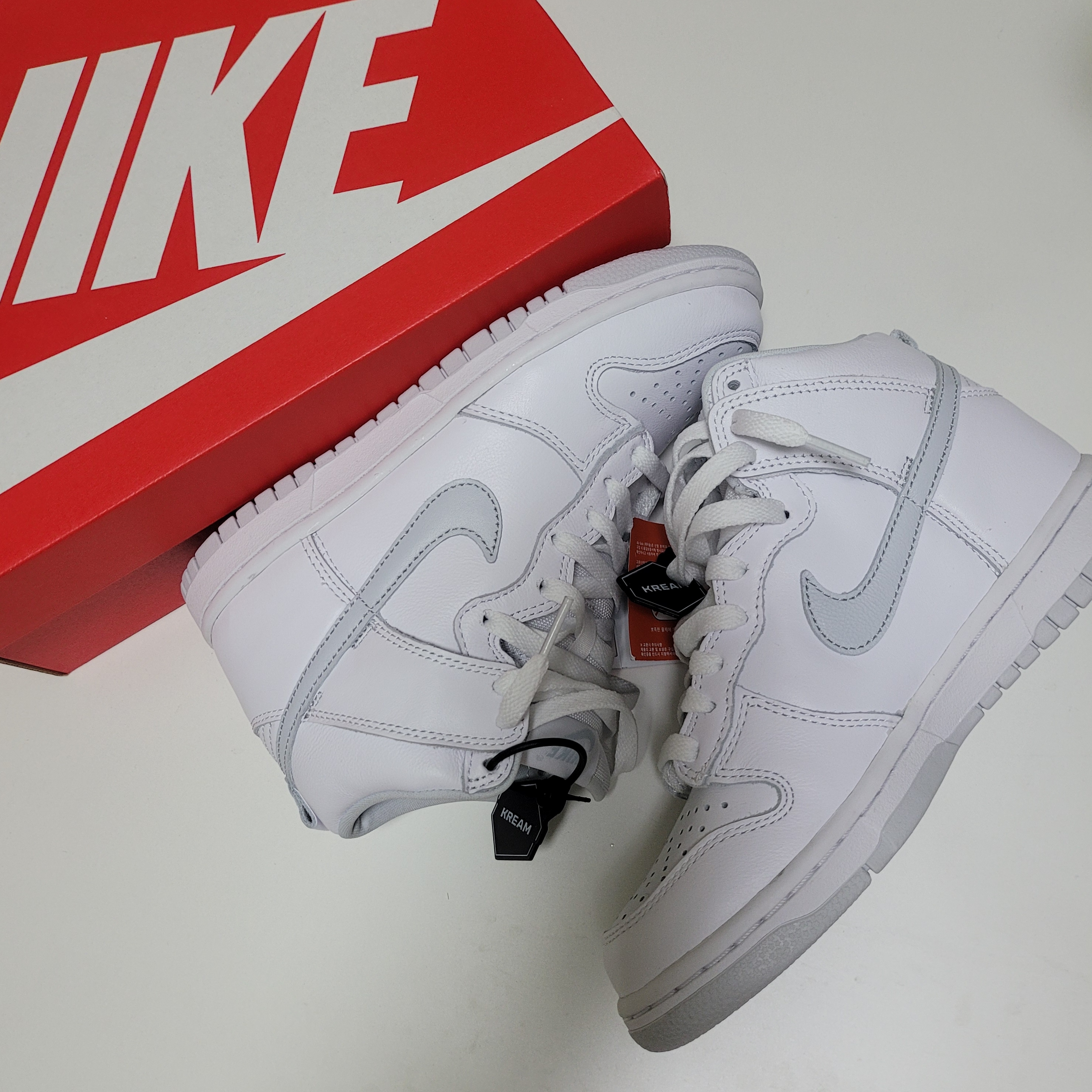 Nike Dunk High SP Pure Platinum 착용 스타일