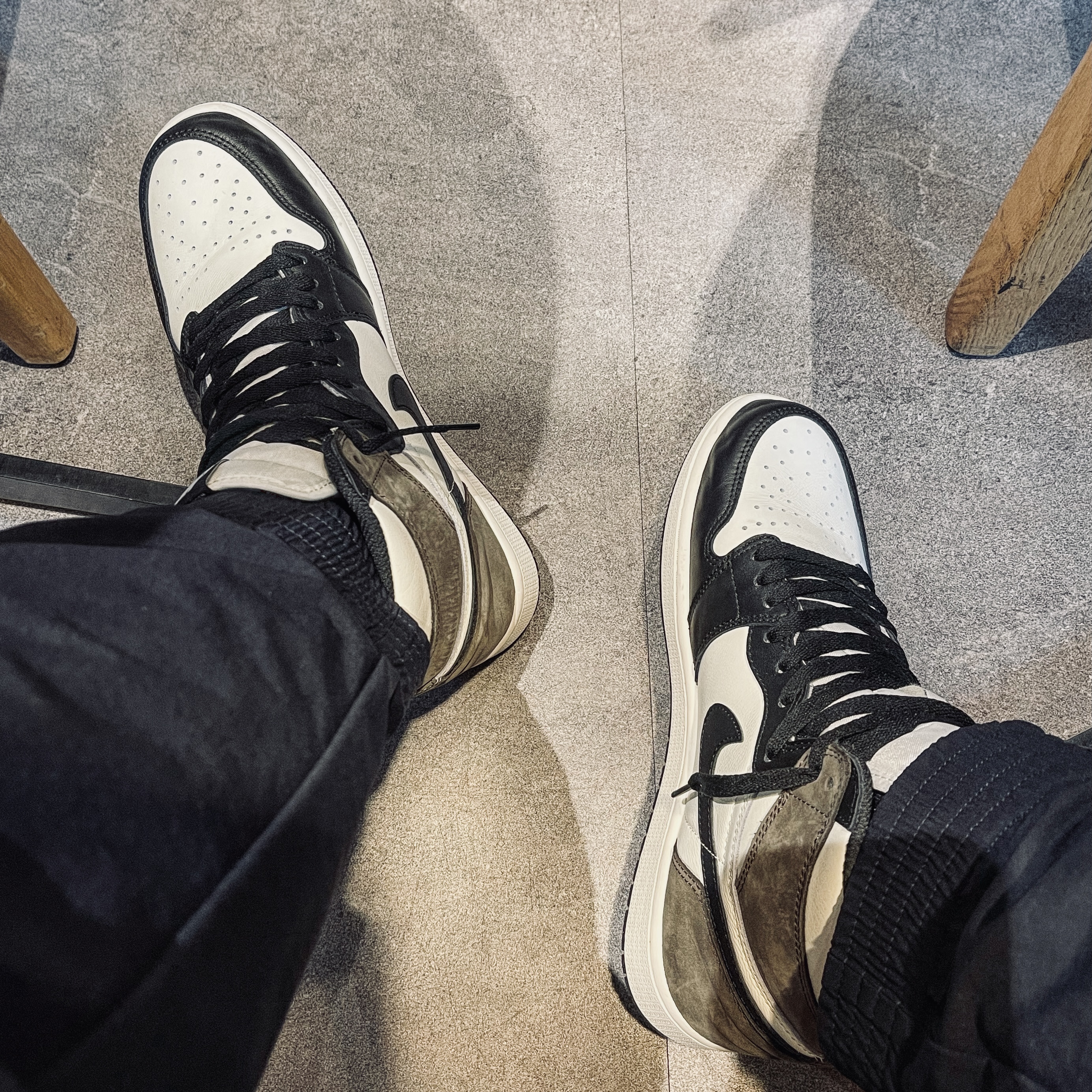 Jordan 1 Retro High OG Black Mocha 착용 스타일