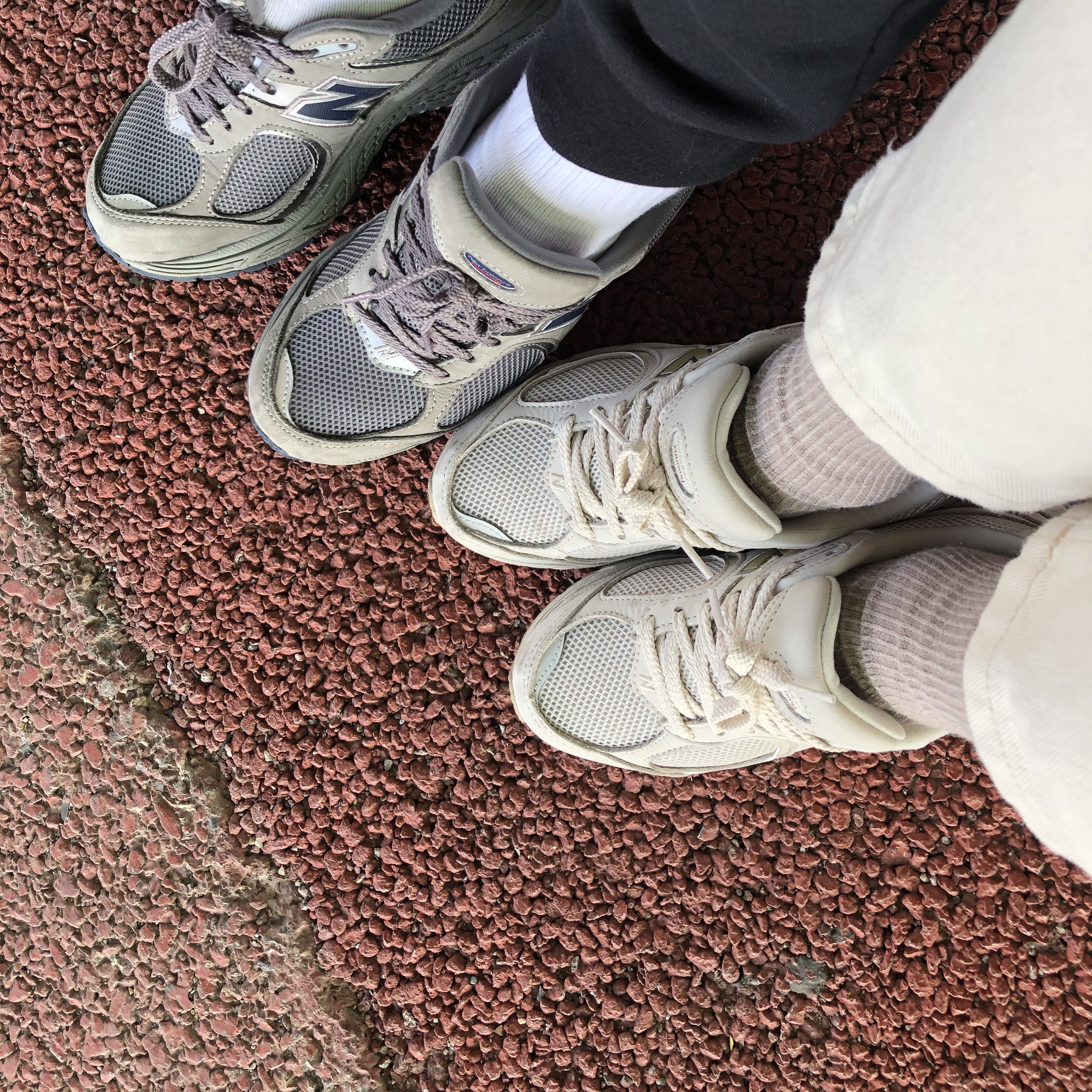 New Balance 2002R Gray, New Balance 2002R Beige 착용 스타일